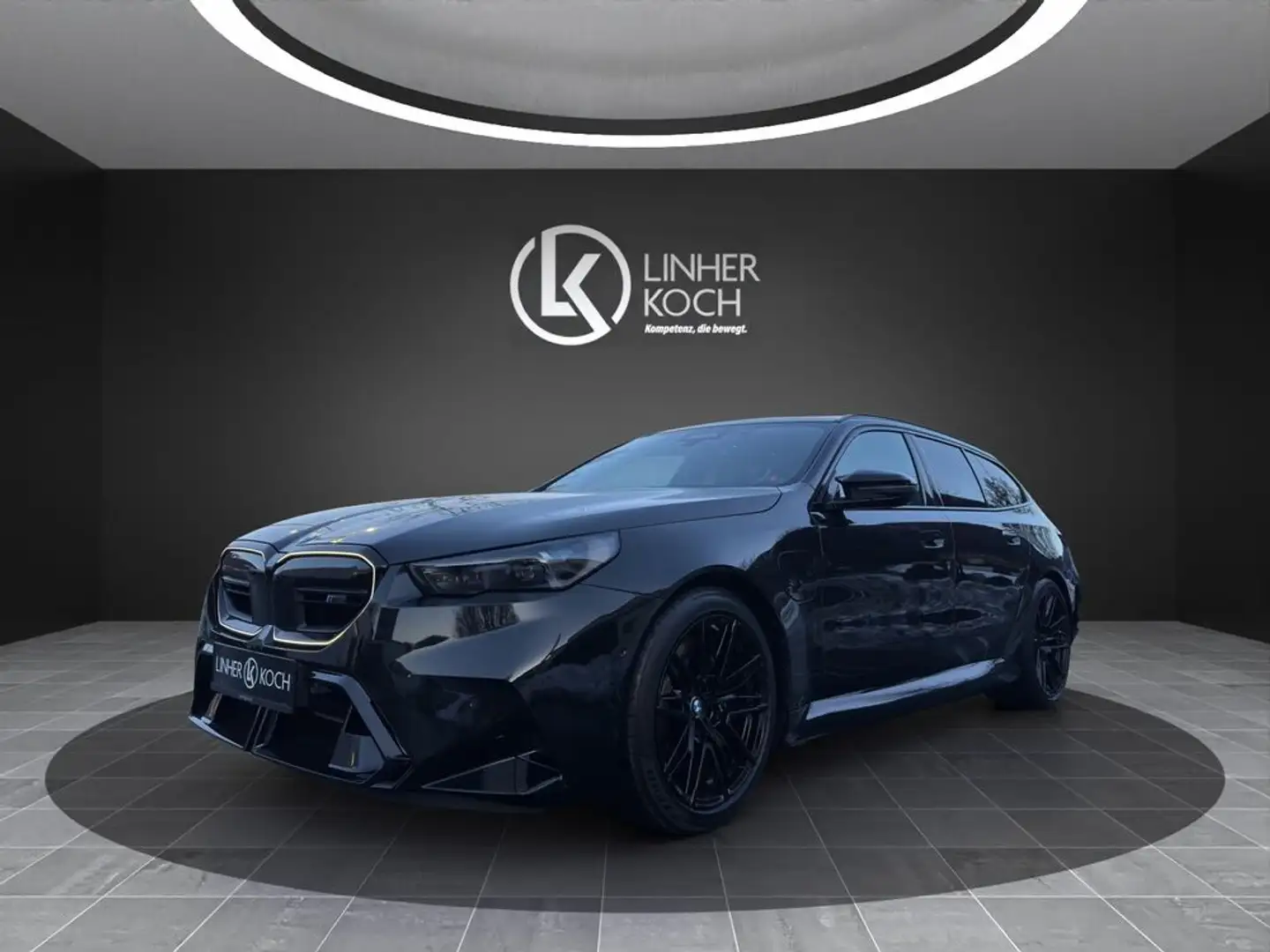 BMW M5 Touring ''PANO+SITZBELÜFTUNG+AHK+uvm'' Schwarz - 1