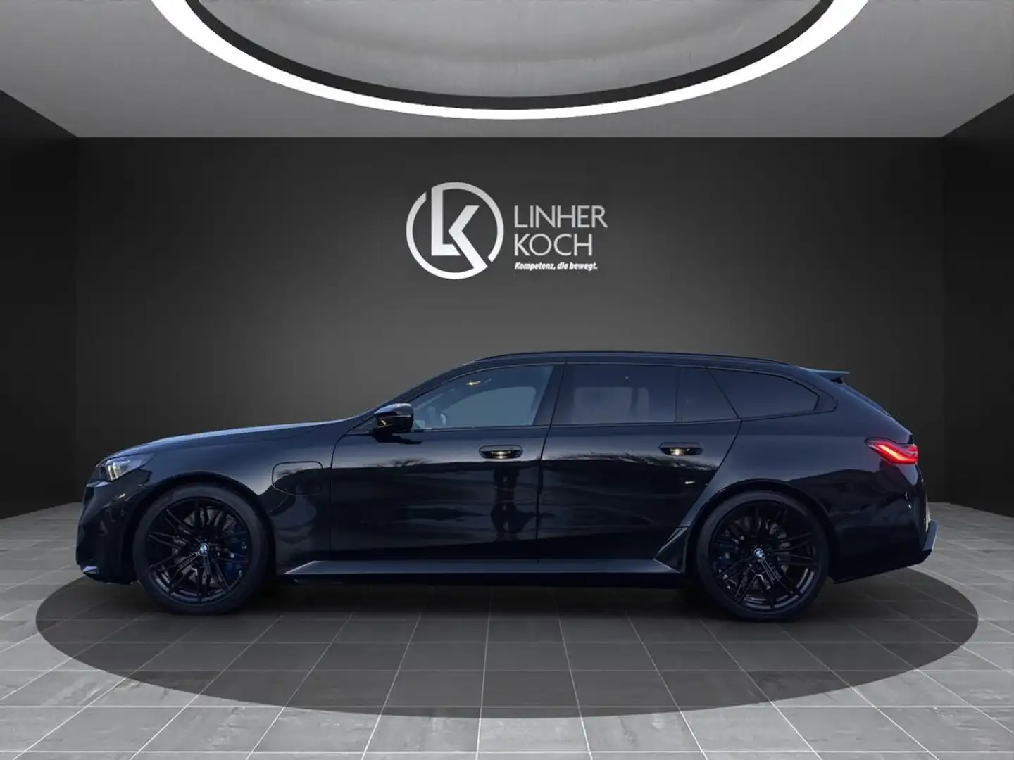 BMW M5 Touring ''PANO+SITZBELÜFTUNG+AHK+uvm'' Schwarz - 2
