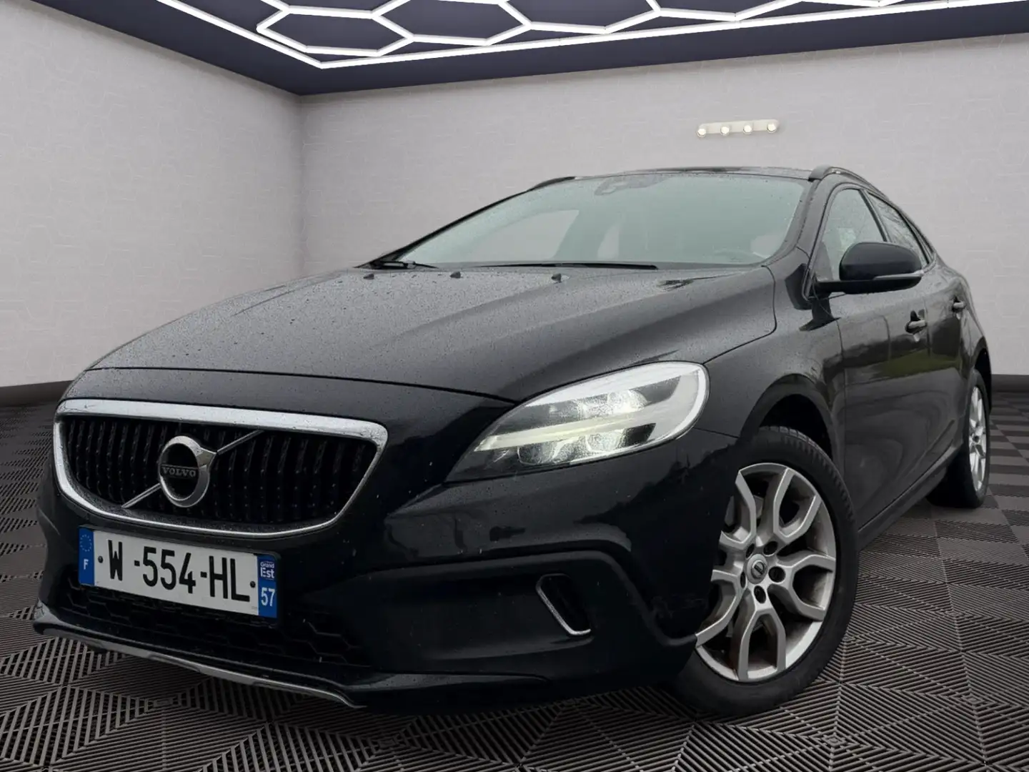 Volvo V40 Cross Country SUMMUM Noir - 1