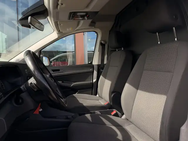 Volkswagen Caddy view 4