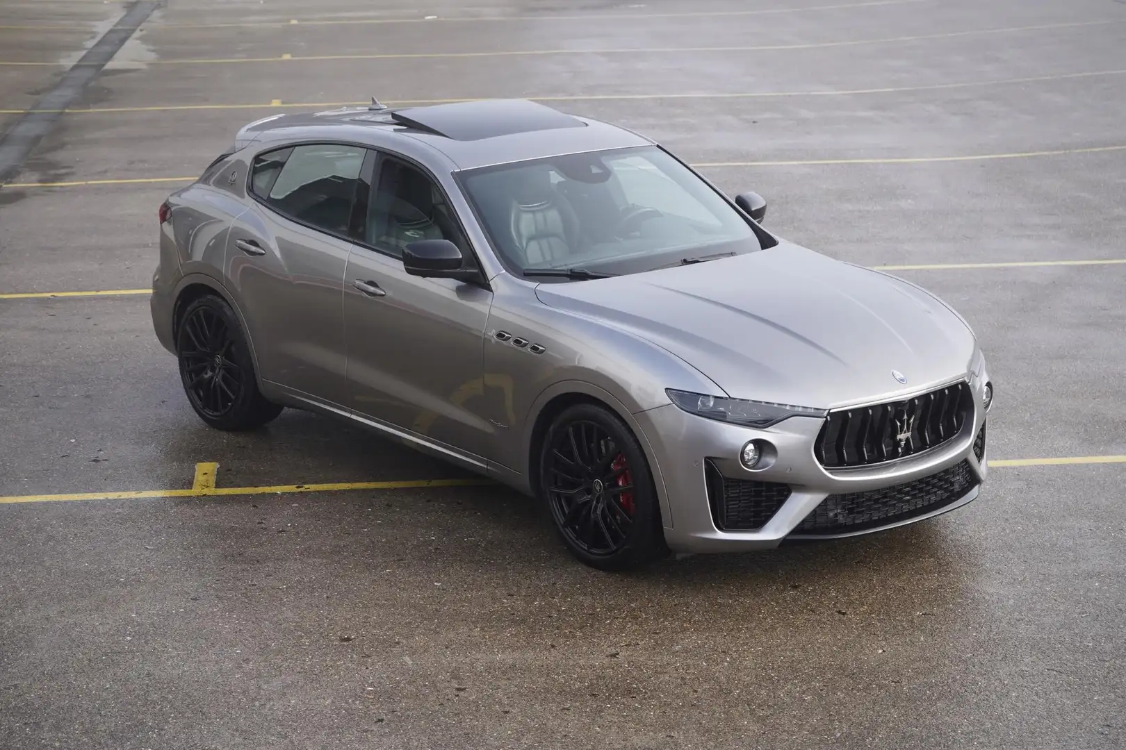 Maserati Levante 3.0 V6 S AWD GranSport Grau - 2