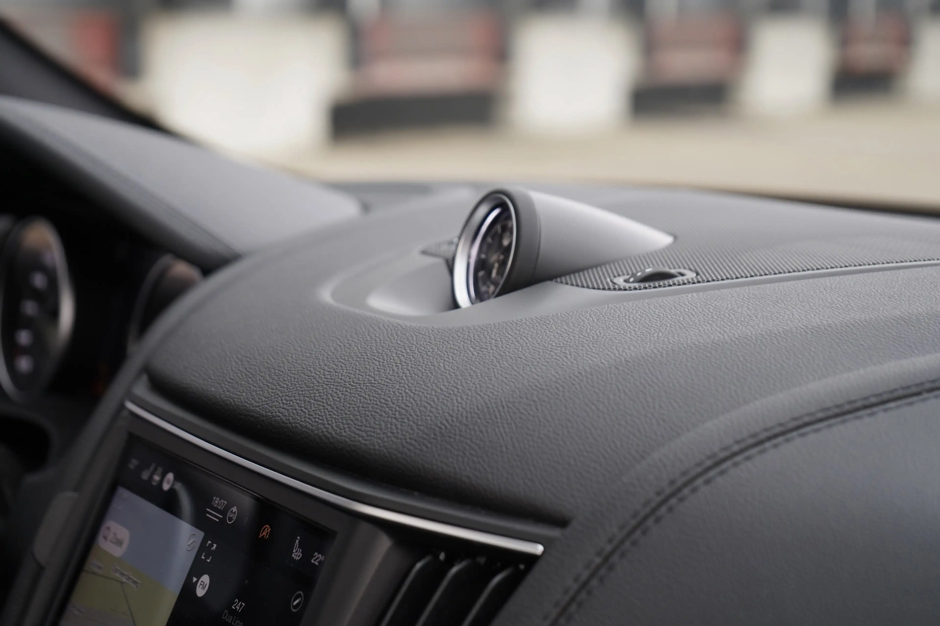 Maserati Levante 3.0 V6 S AWD GranSport — photo 4
