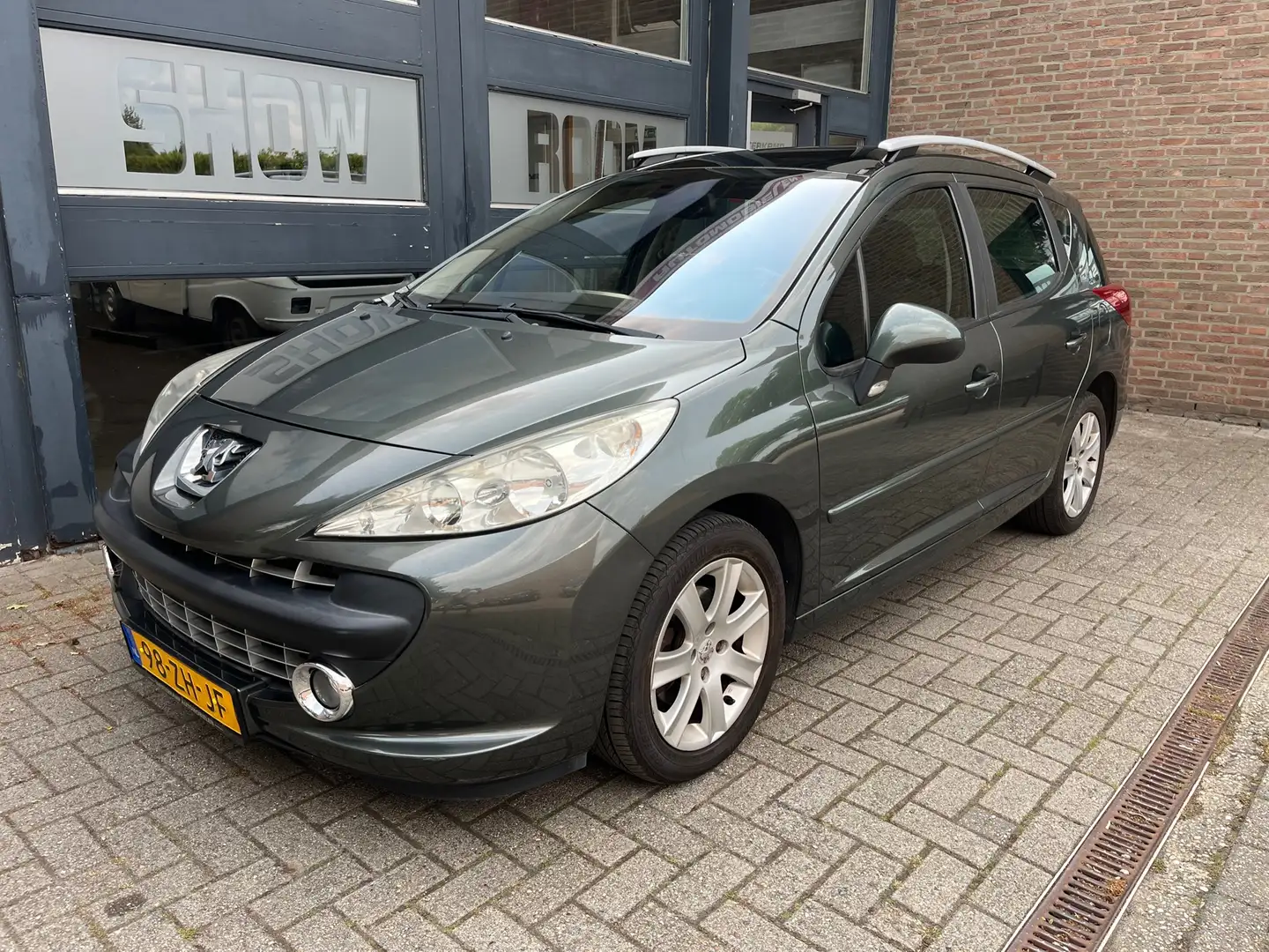 Peugeot 207 SW 1.6 VTi XS Première Grau - 1