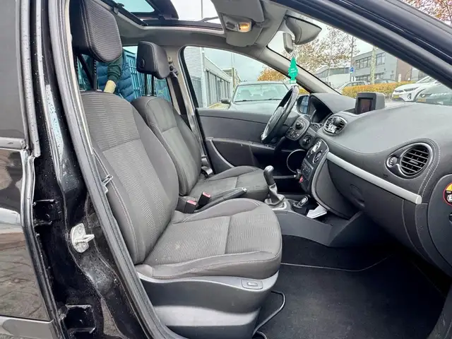 Renault Clio view 10