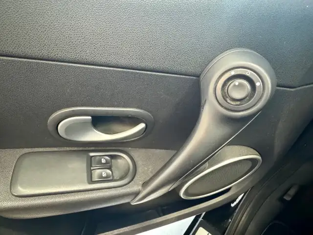 Renault Clio view 15