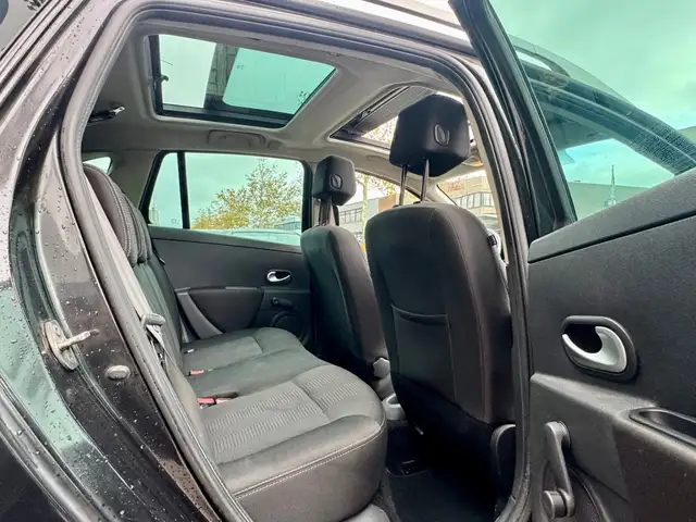 Renault Clio view 4