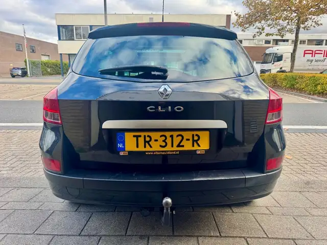 Renault Clio view 8