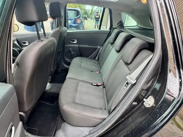 Renault Clio view 13