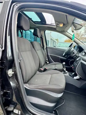 Renault Clio view 12