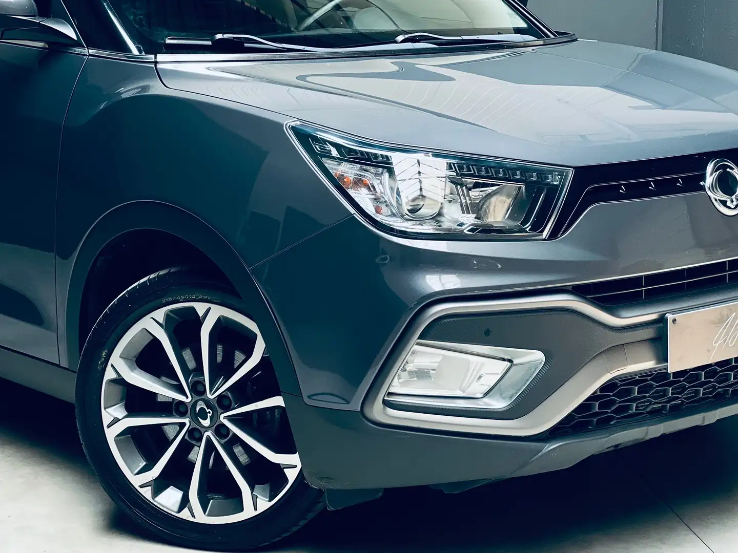 SsangYong XLV 1.6i **CLIMATISATION**GPS**CAMERA DE RECUL** Grau - 2