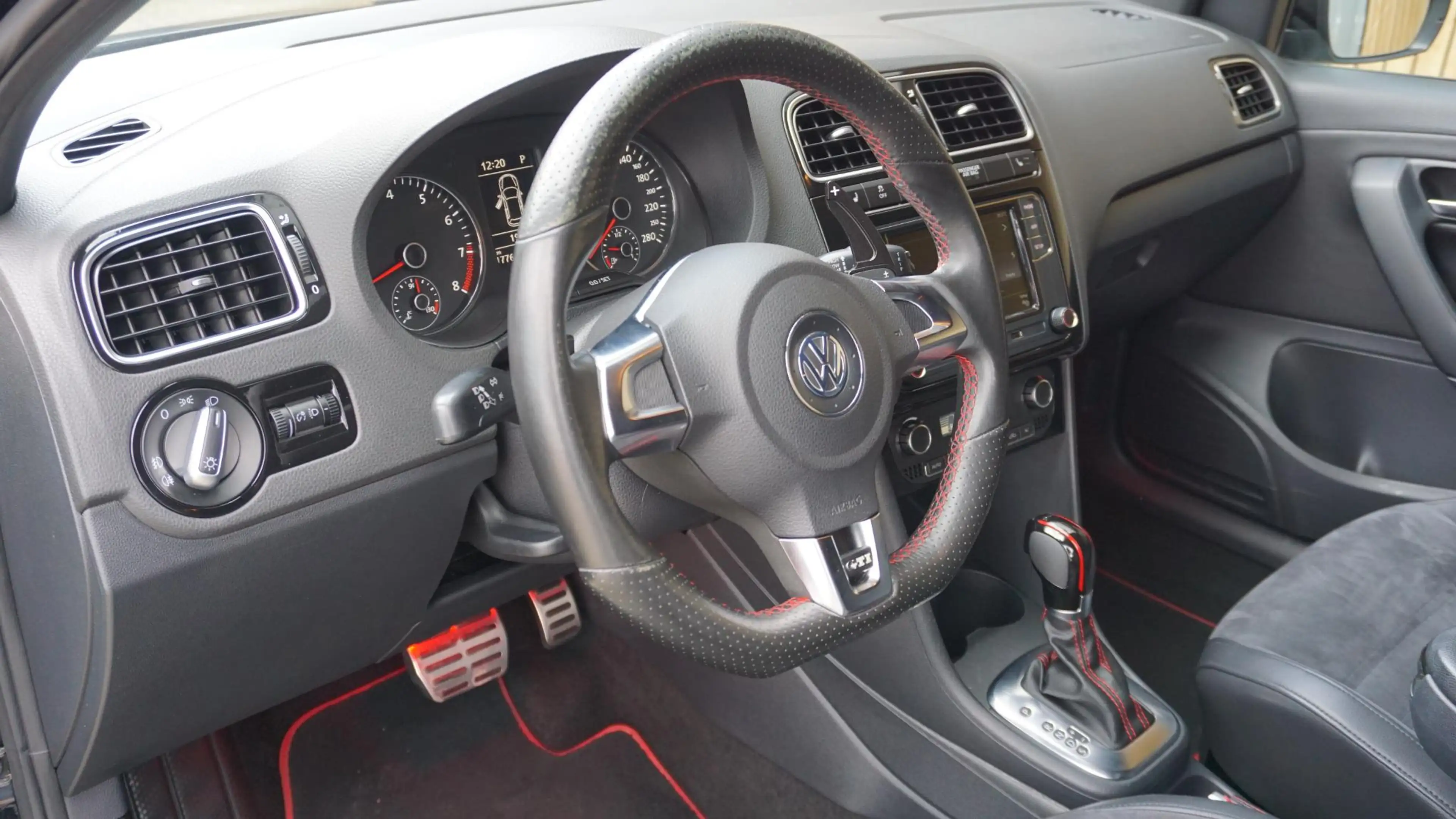 Volkswagen Polo GTI 1.4 TSI 180pk DSG 3Drs Leder/Alcantara 17inch LM * — photo 8