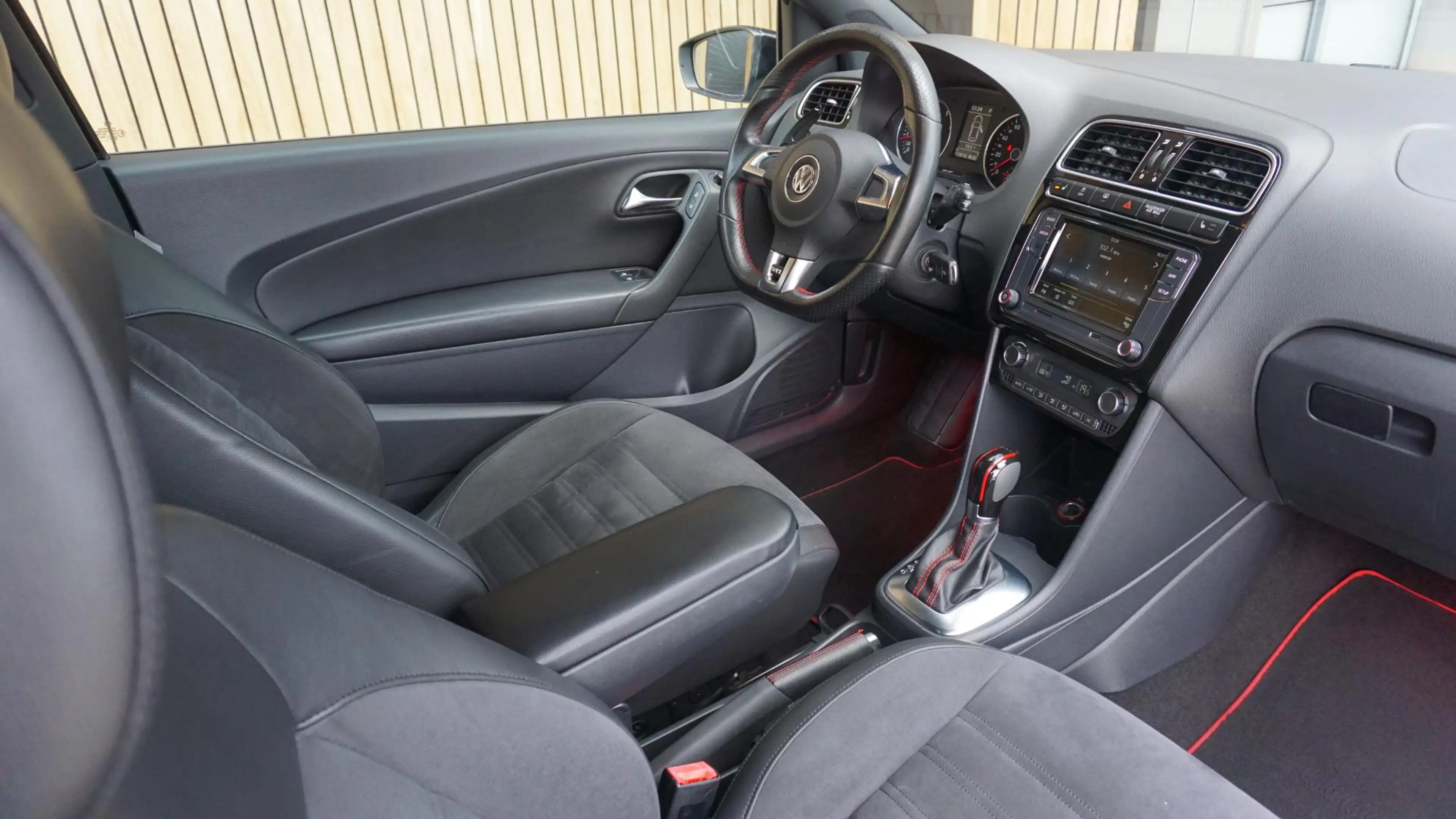 Volkswagen Polo GTI 1.4 TSI 180pk DSG 3Drs Leder/Alcantara 17inch LM * — photo 10