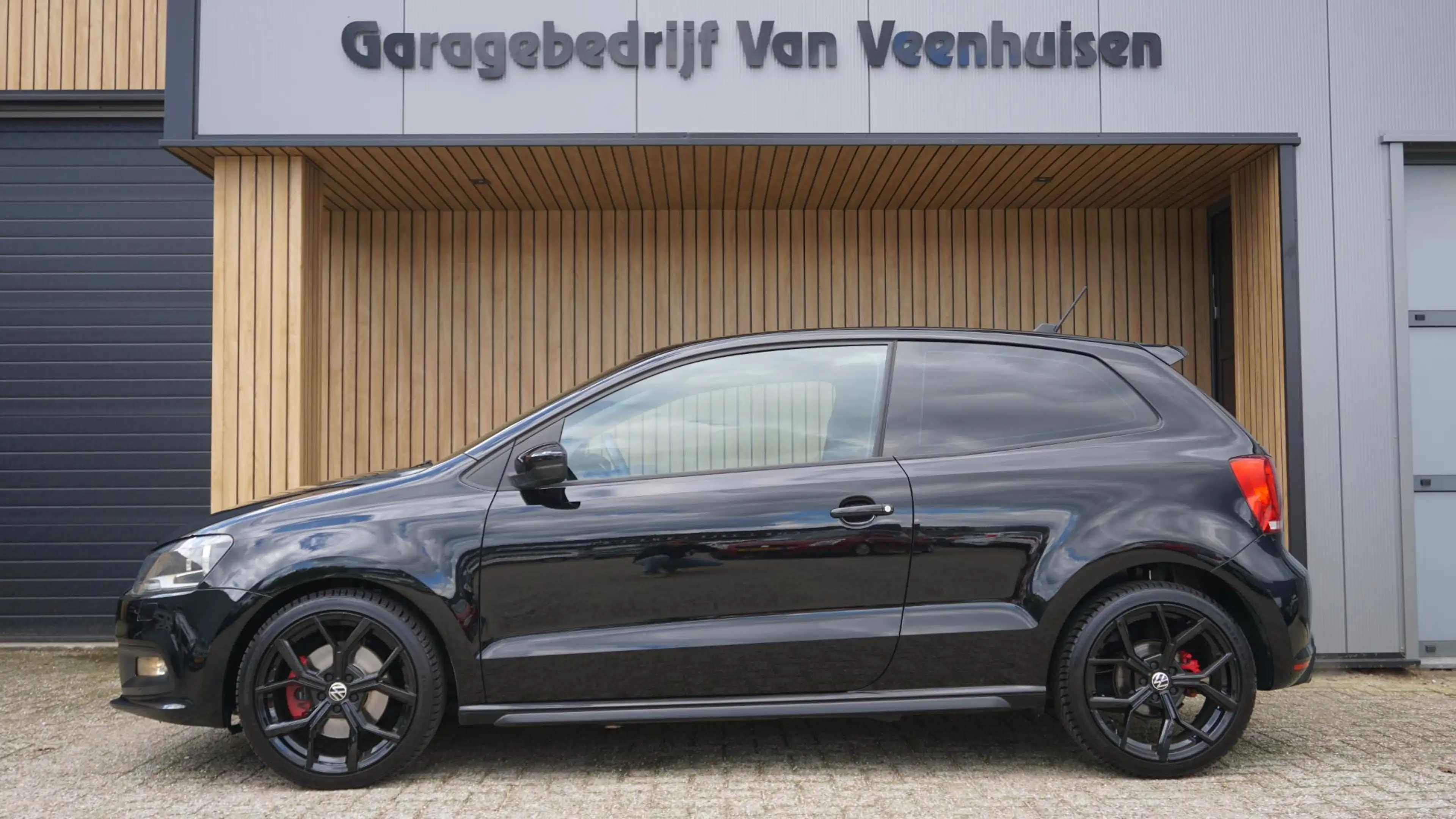 Volkswagen Polo GTI 1.4 TSI 180pk DSG 3Drs Leder/Alcantara 17inch LM * — photo 2