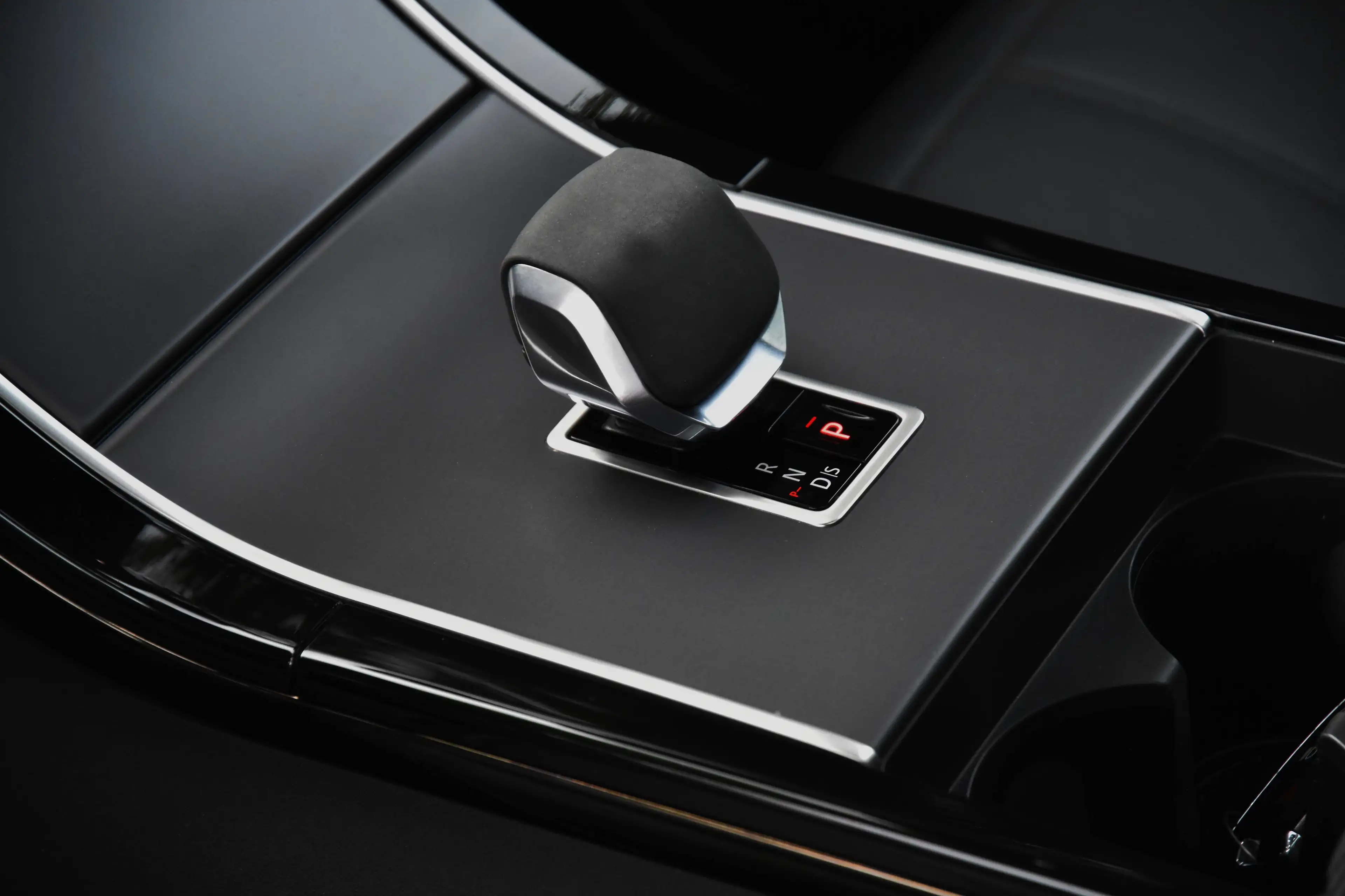 Land Rover Range Rover Velar P400e DYNAMIC SE PHEV BLACK DESIGN *** NP: € 101.436,- *** — photo 21