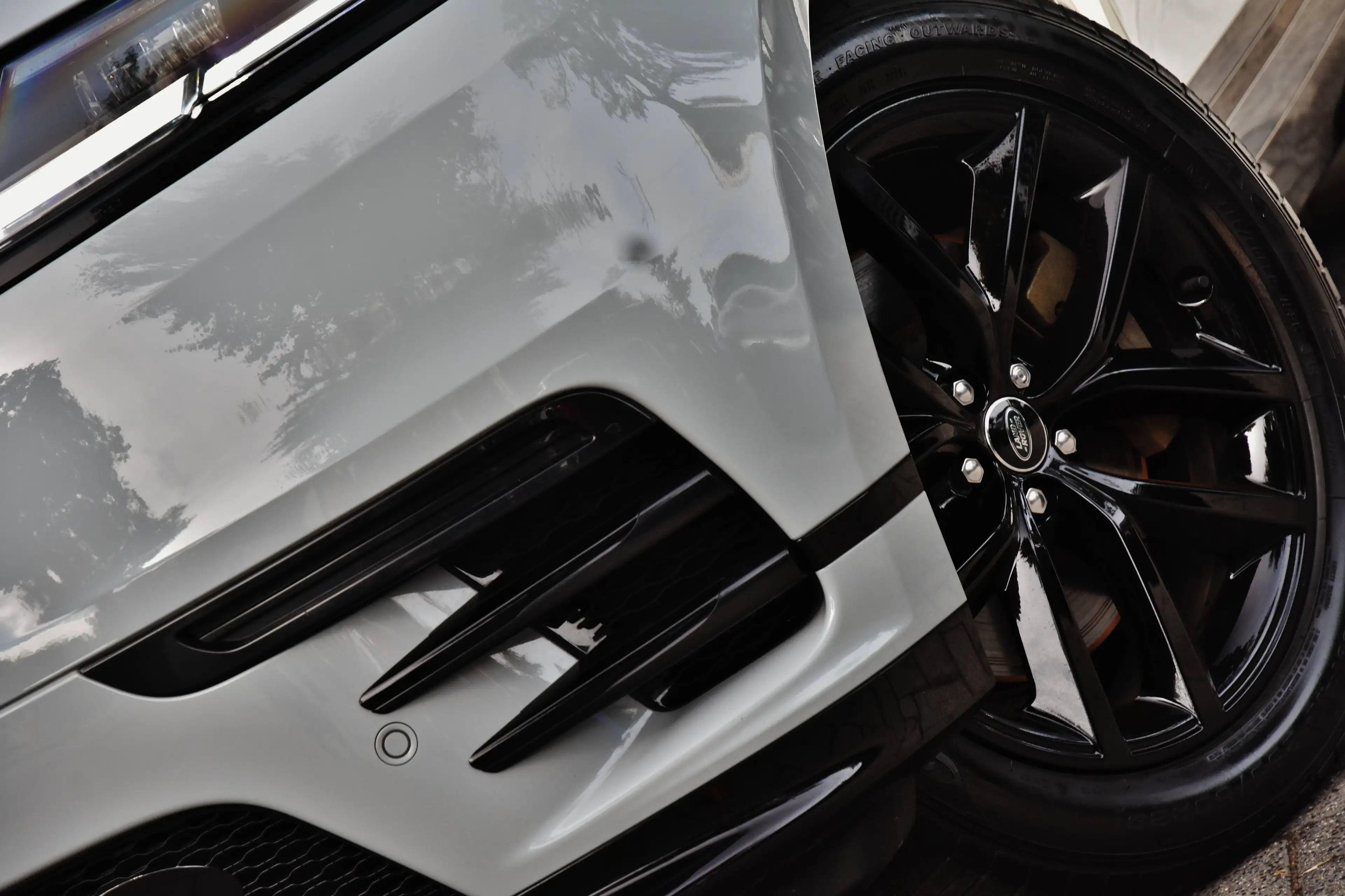 Land Rover Range Rover Velar P400e DYNAMIC SE PHEV BLACK DESIGN *** NP: € 101.436,- *** — photo 7