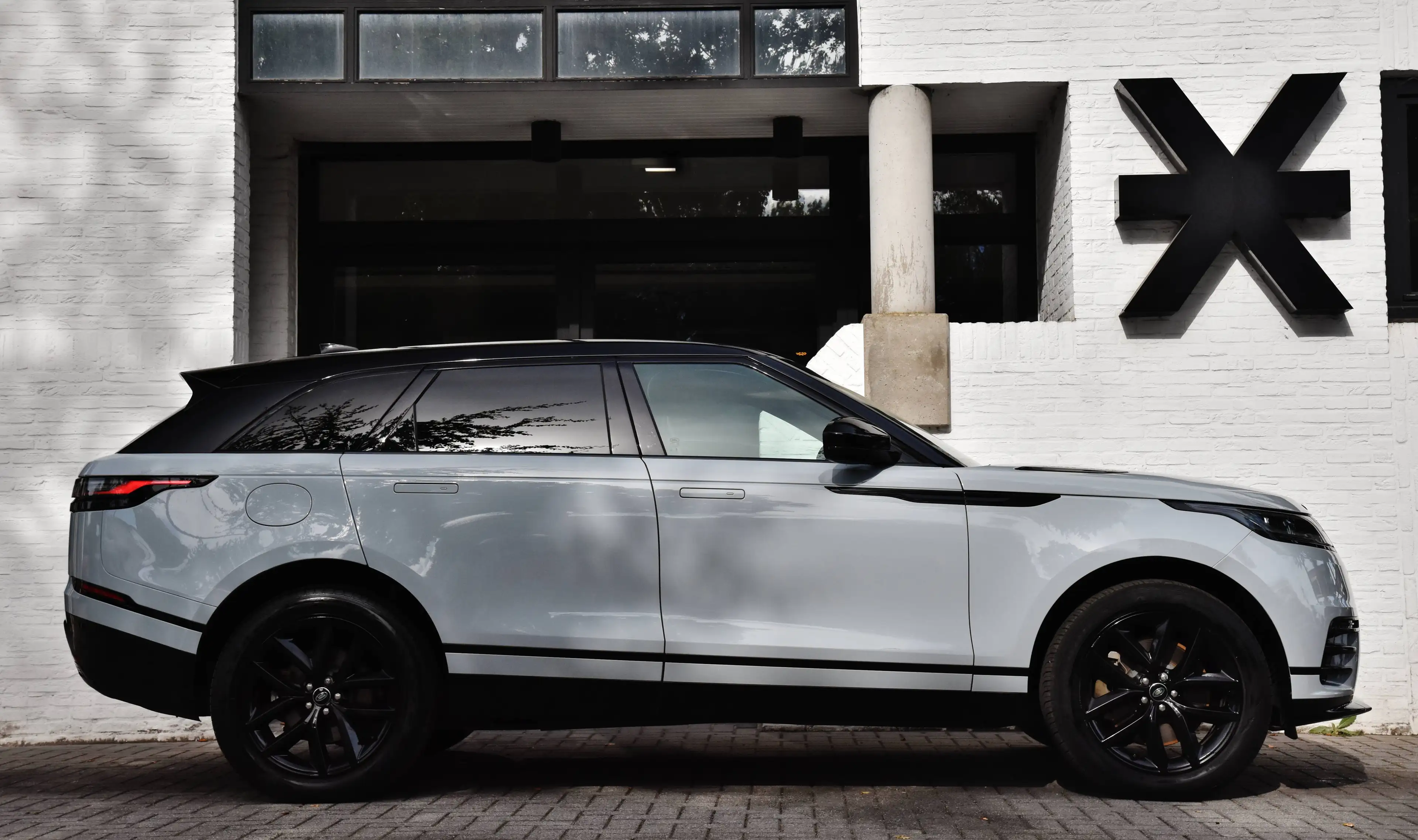Land Rover Range Rover Velar P400e DYNAMIC SE PHEV BLACK DESIGN *** NP: € 101.436,- *** — photo 3