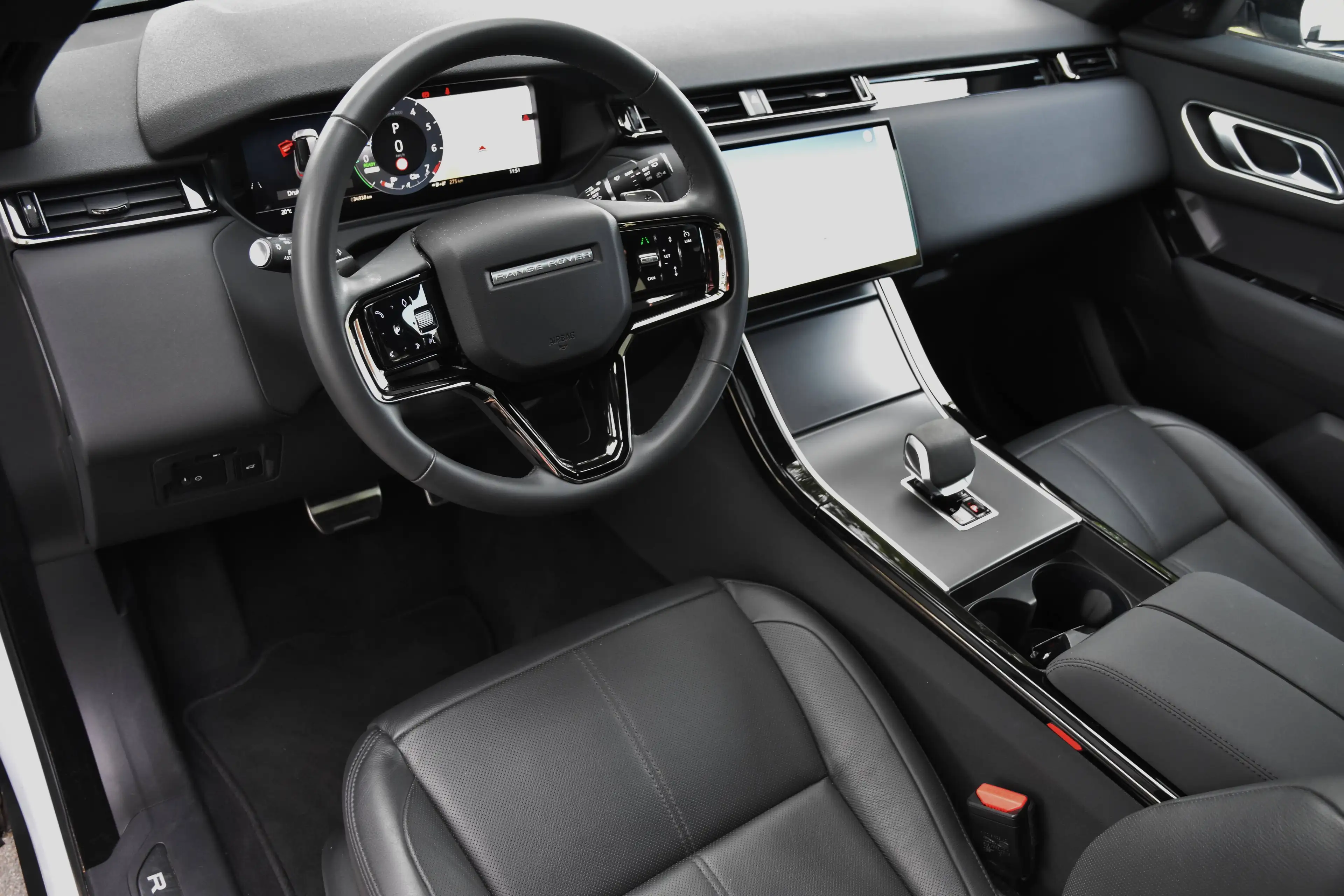 Land Rover Range Rover Velar P400e DYNAMIC SE PHEV BLACK DESIGN *** NP: € 101.436,- *** — photo 4