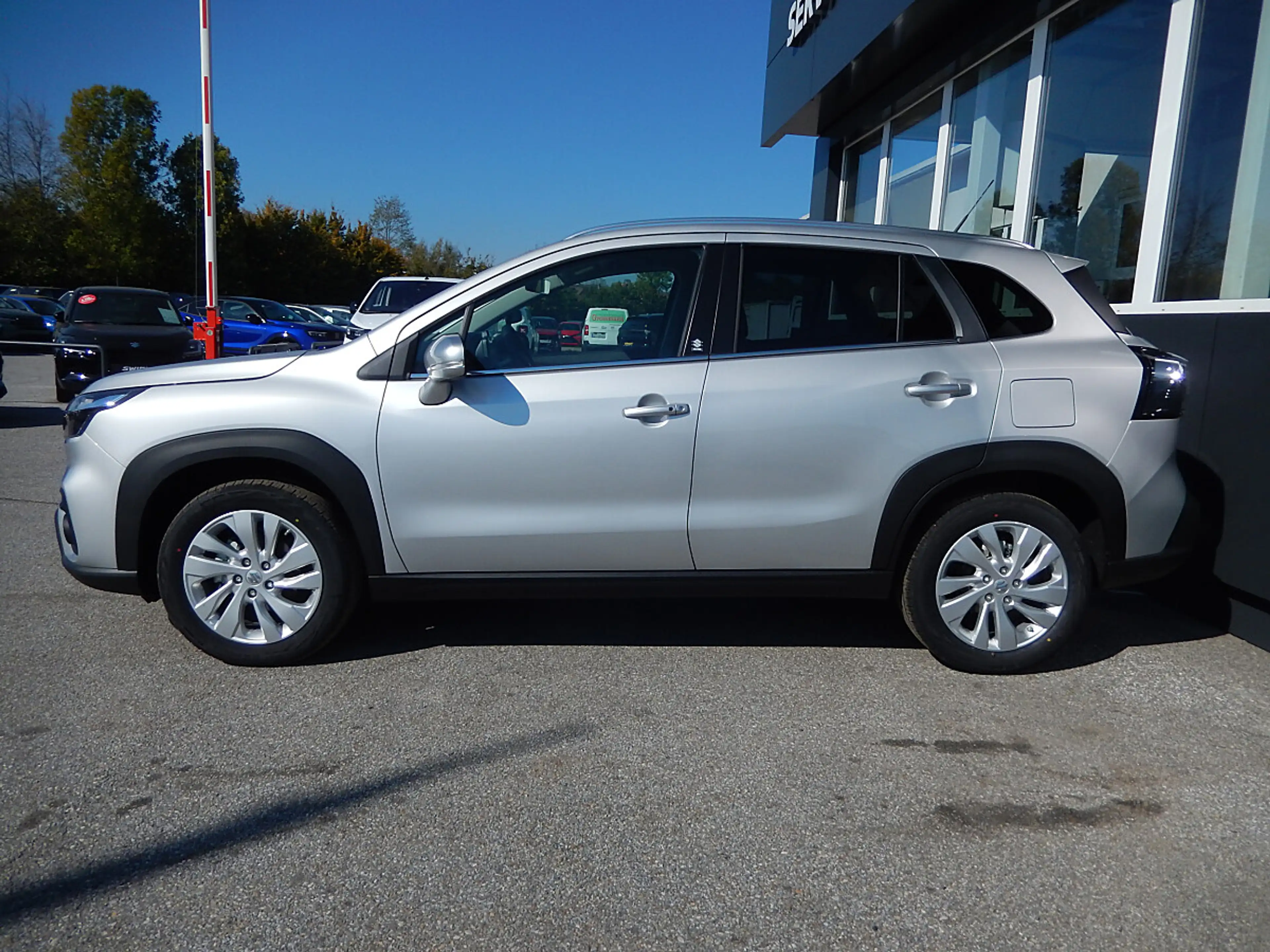 Suzuki S-Cross 1,4 Hybrid shine Aut. — photo 4