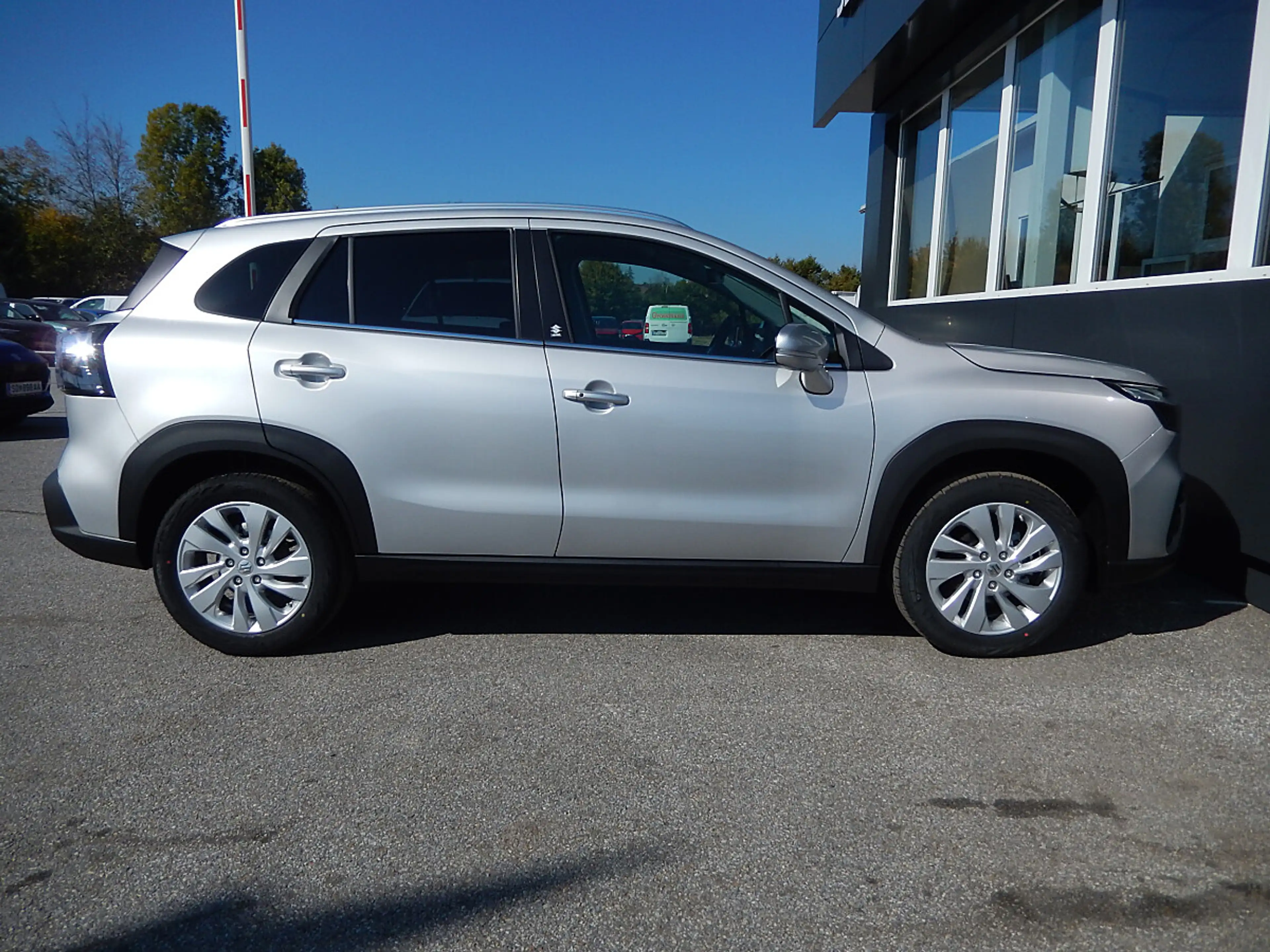 Suzuki S-Cross 1,4 Hybrid shine Aut. — photo 5