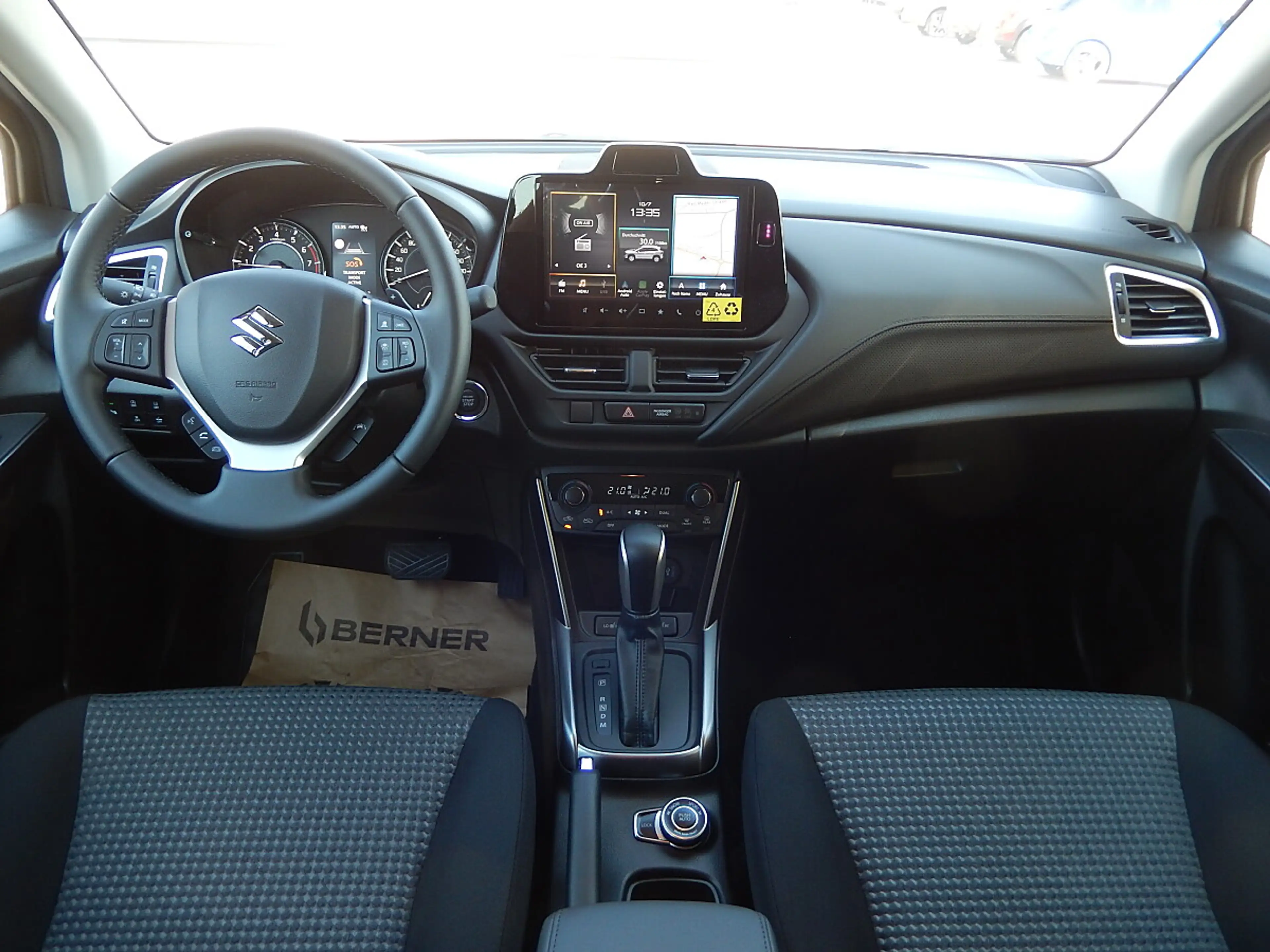 Suzuki S-Cross 1,4 Hybrid shine Aut. — photo 12