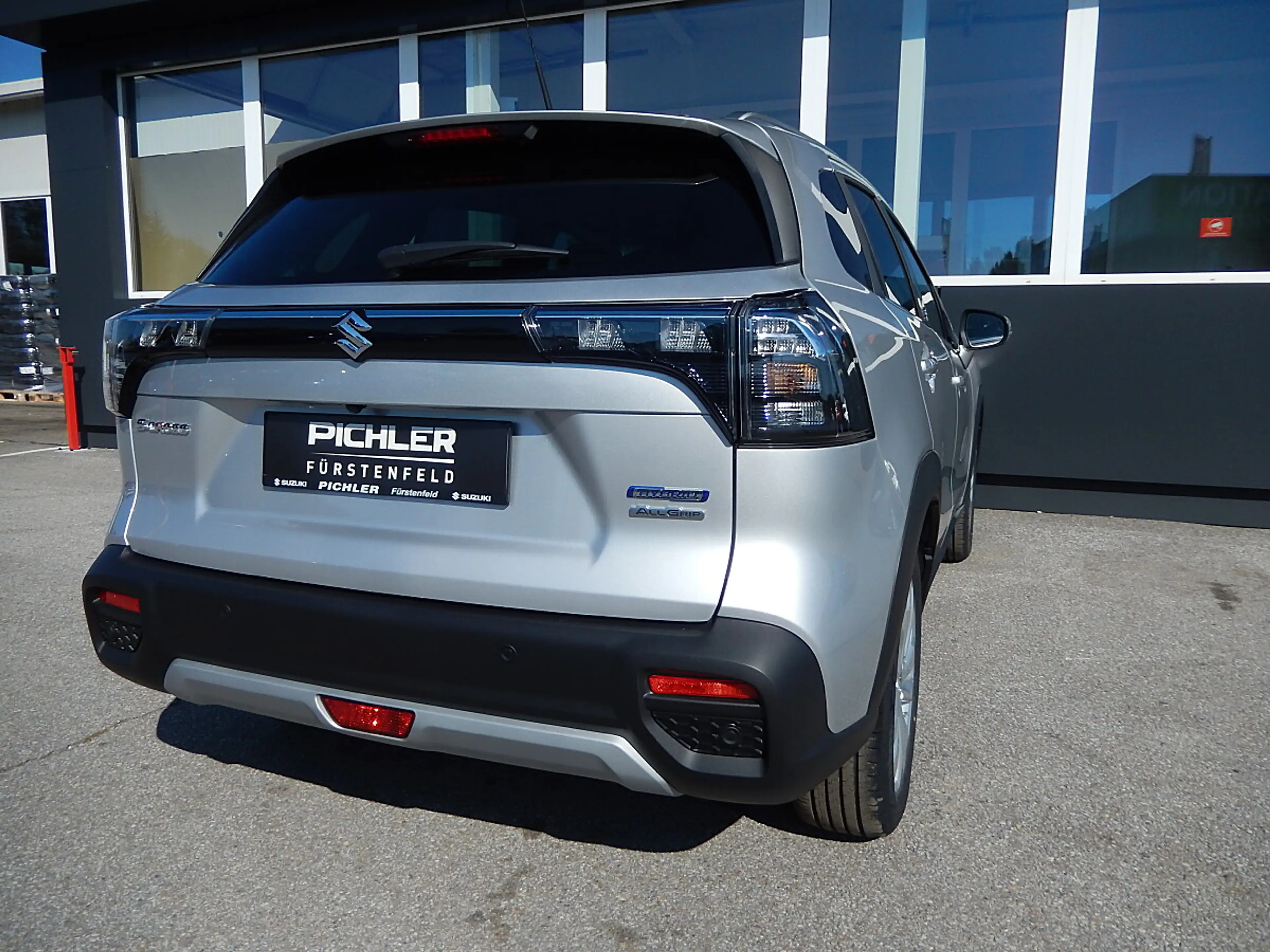 Suzuki S-Cross 1,4 Hybrid shine Aut. — photo 8