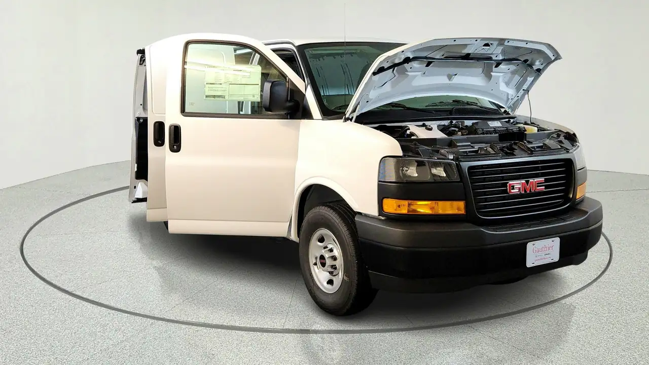GMC Savana photo GMC Savana