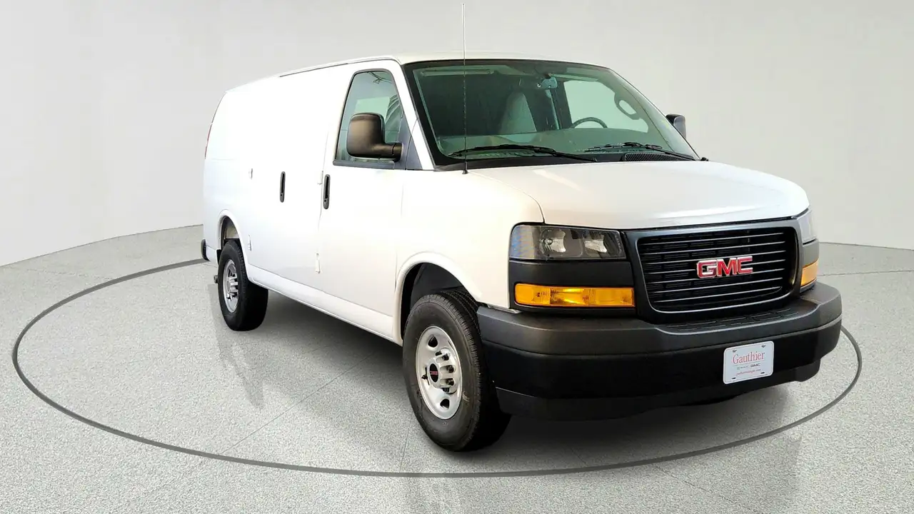 GMC Savana photo GMC Savana