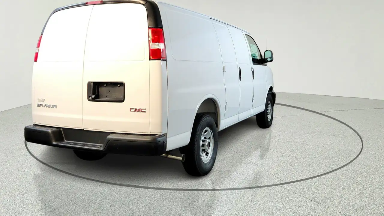 GMC Savana photo GMC Savana