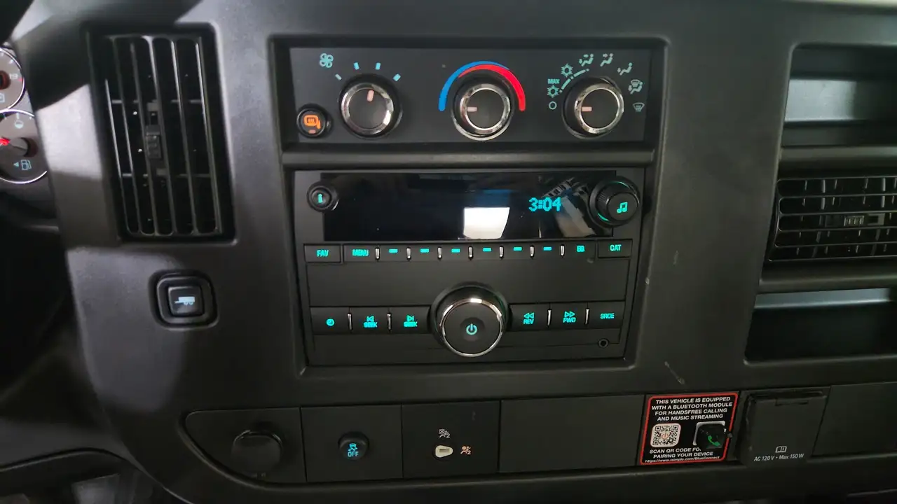 GMC Savana photo GMC Savana