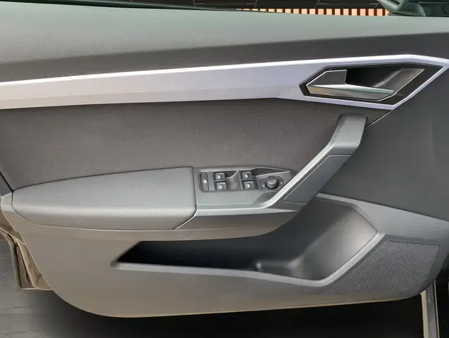Seat Arona view 8
