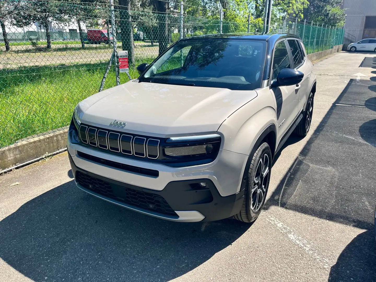 Jeep Avenger 1.2 turbo Summit + Tetto Ap.+ Full!!! Km 0 Beige - 2