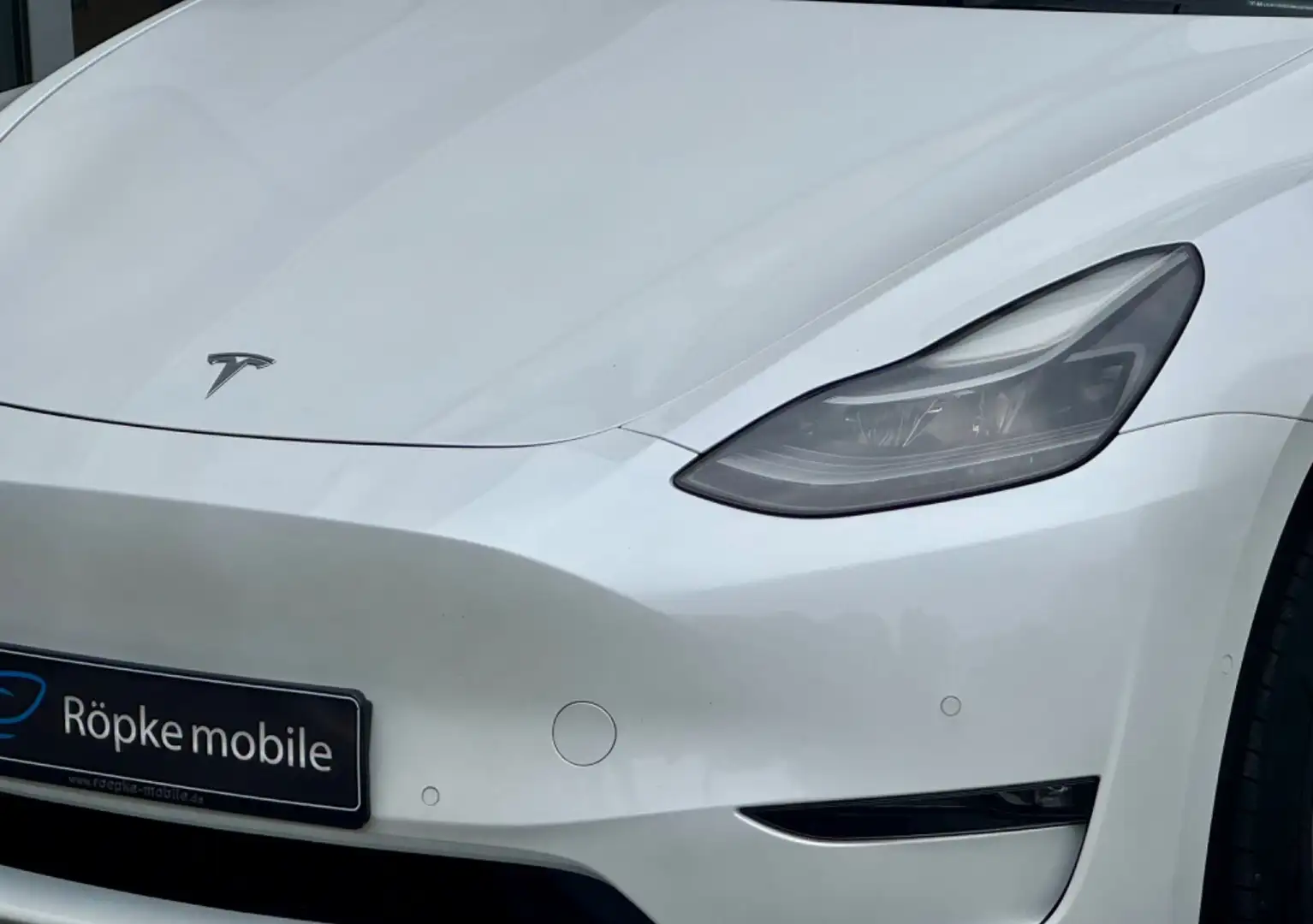 Tesla Model Y Long Range 19" AHK VAT Weiß - 2