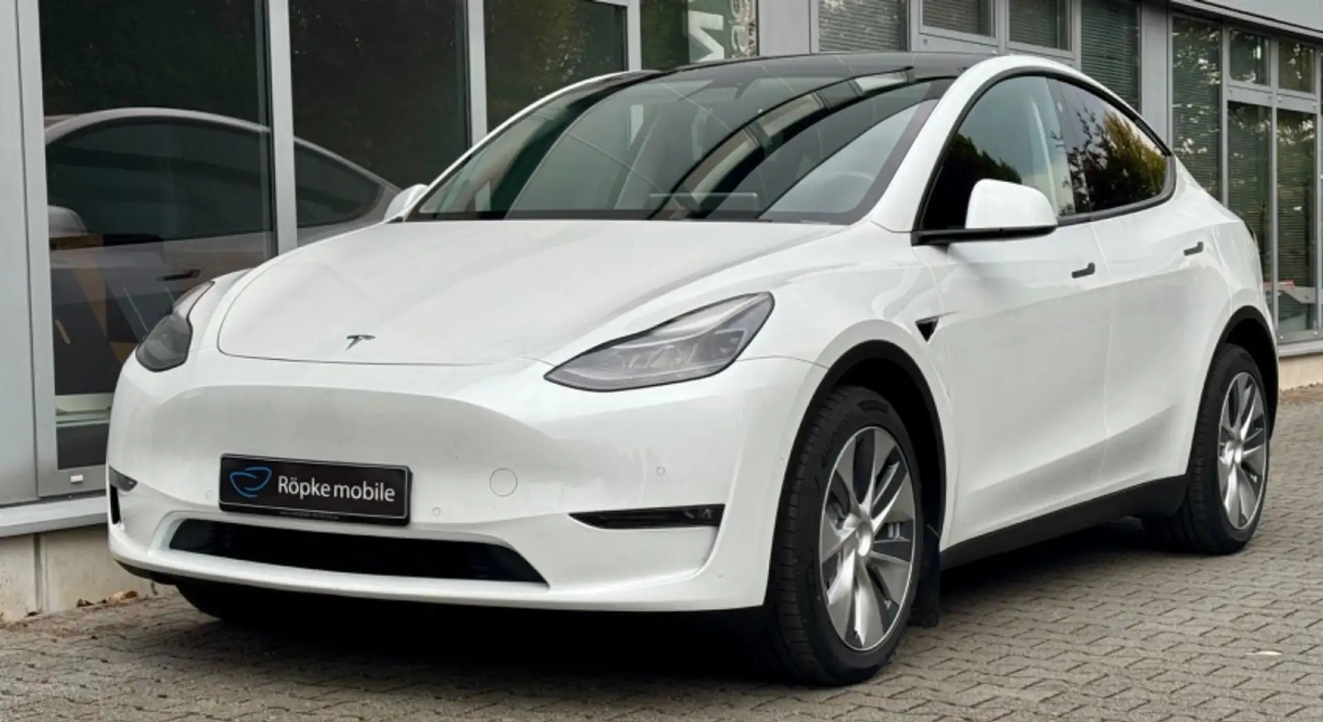 Tesla Model Y Long Range 19" AHK VAT Weiß - 1