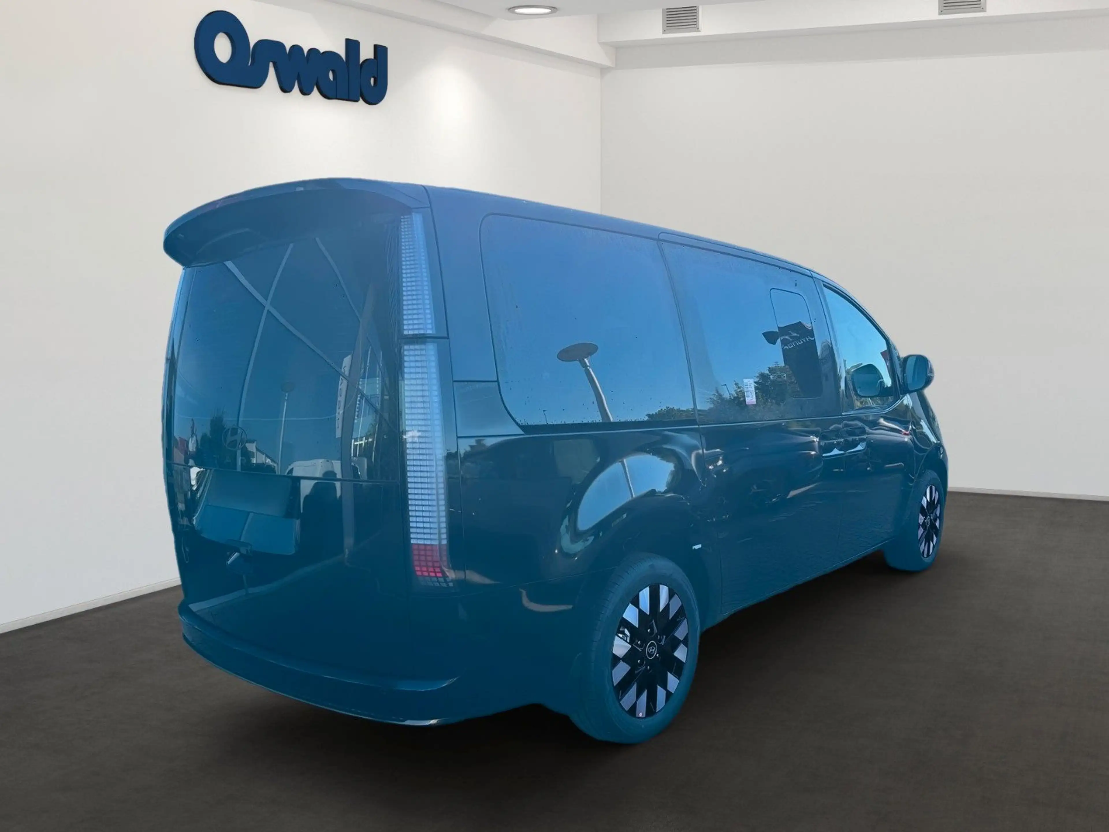 Hyundai STARIA Signature Hybrid 2WD SHD — photo 3