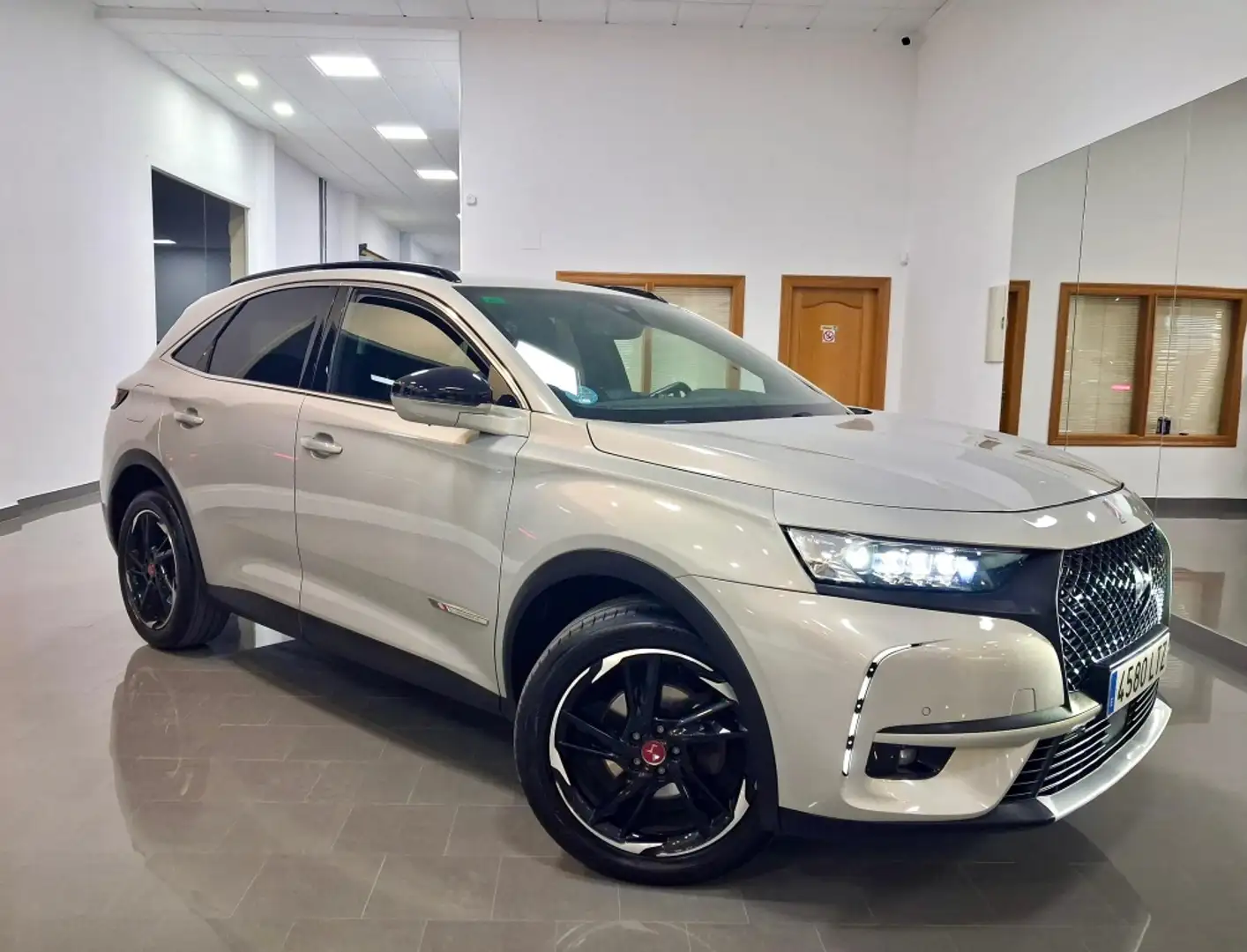 DS Automobiles DS 7 Crossback 1.5BlueHDi Performance Line + Aut. Beige - 2