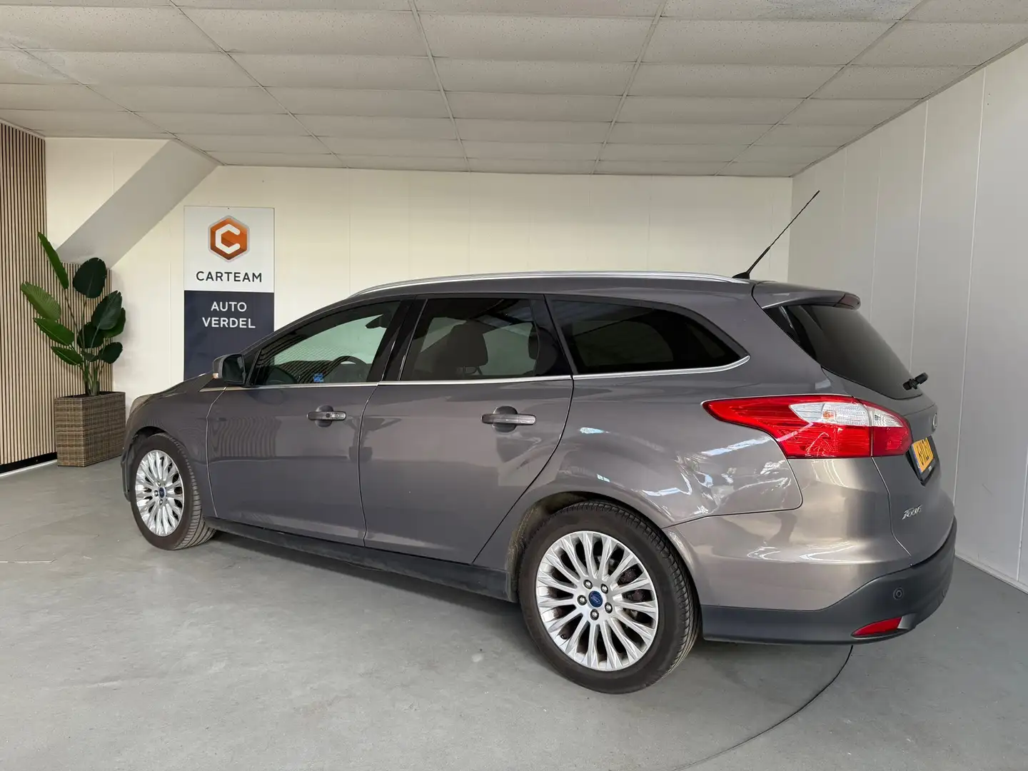 Ford Focus Wagon 1.0 EcoBoost Edition Plus Airco, Navigatie, Gris - 2