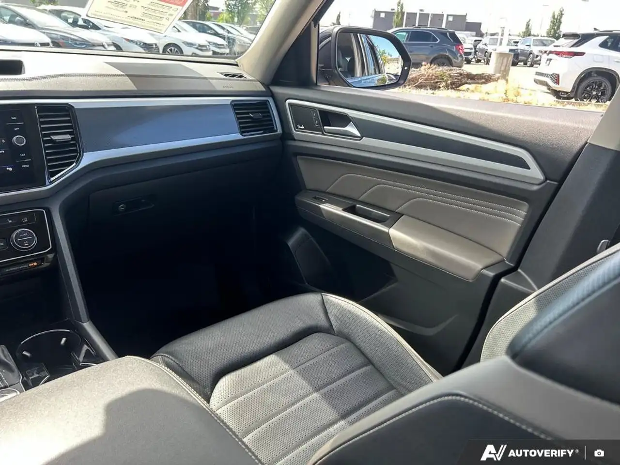 Volkswagen Atlas снимка Volkswagen Atlas