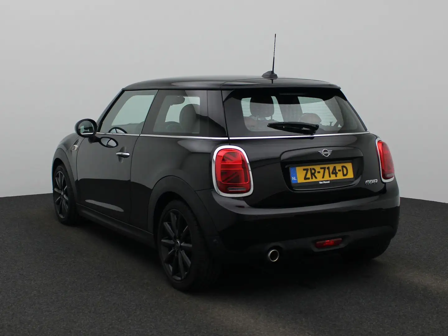 MINI Cooper Mini 1.5 Chili 136PK | Navigatie | Harman Kardon | Nero - 2