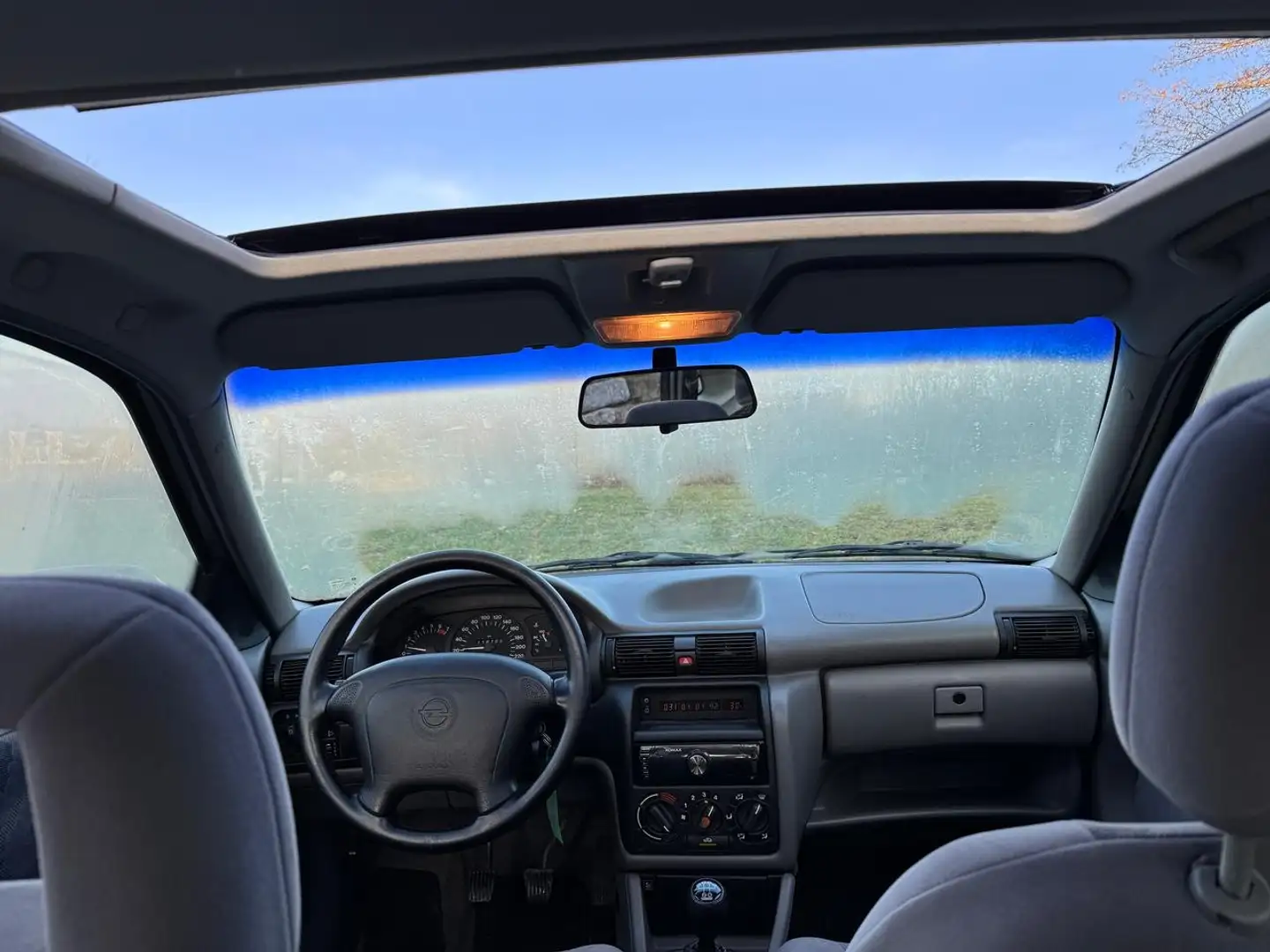Opel Astra 16V CDX guter Zustand Tüv Neue Oro - 2