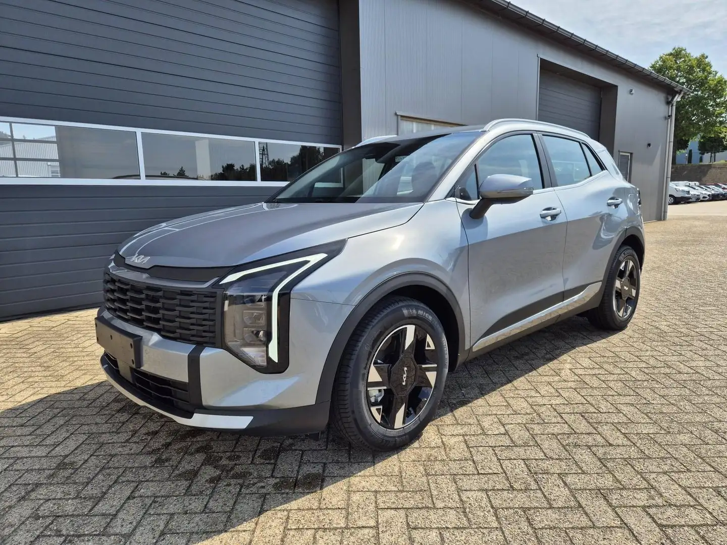 Kia Sportage Vision 1.6 T-GDi 150PS Automatik NEUES MODELL M... Silber - 1