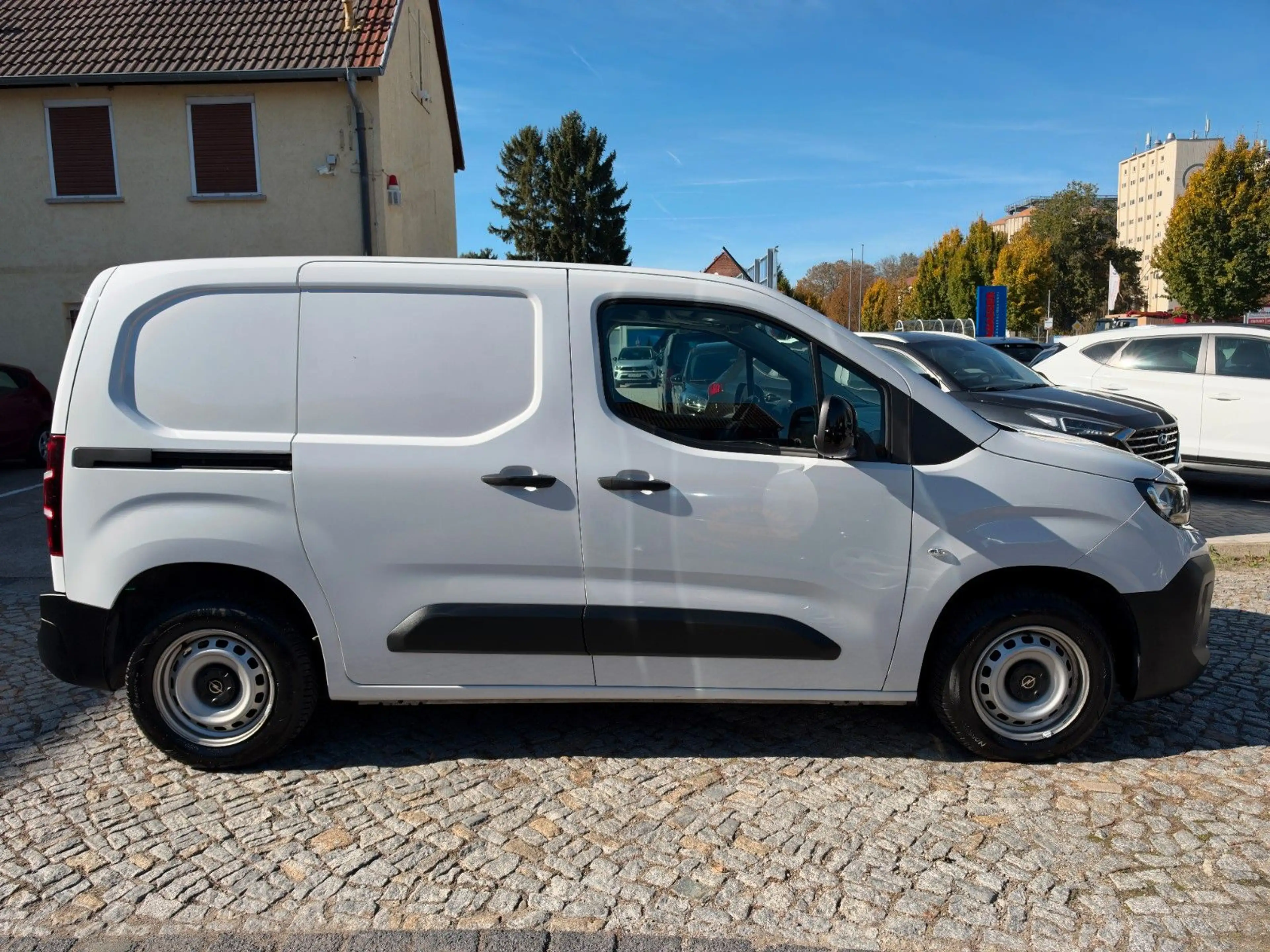 Opel Combo E 1.5 CDTI Cargo Klima Navi PDC 1.Hand — photo 6