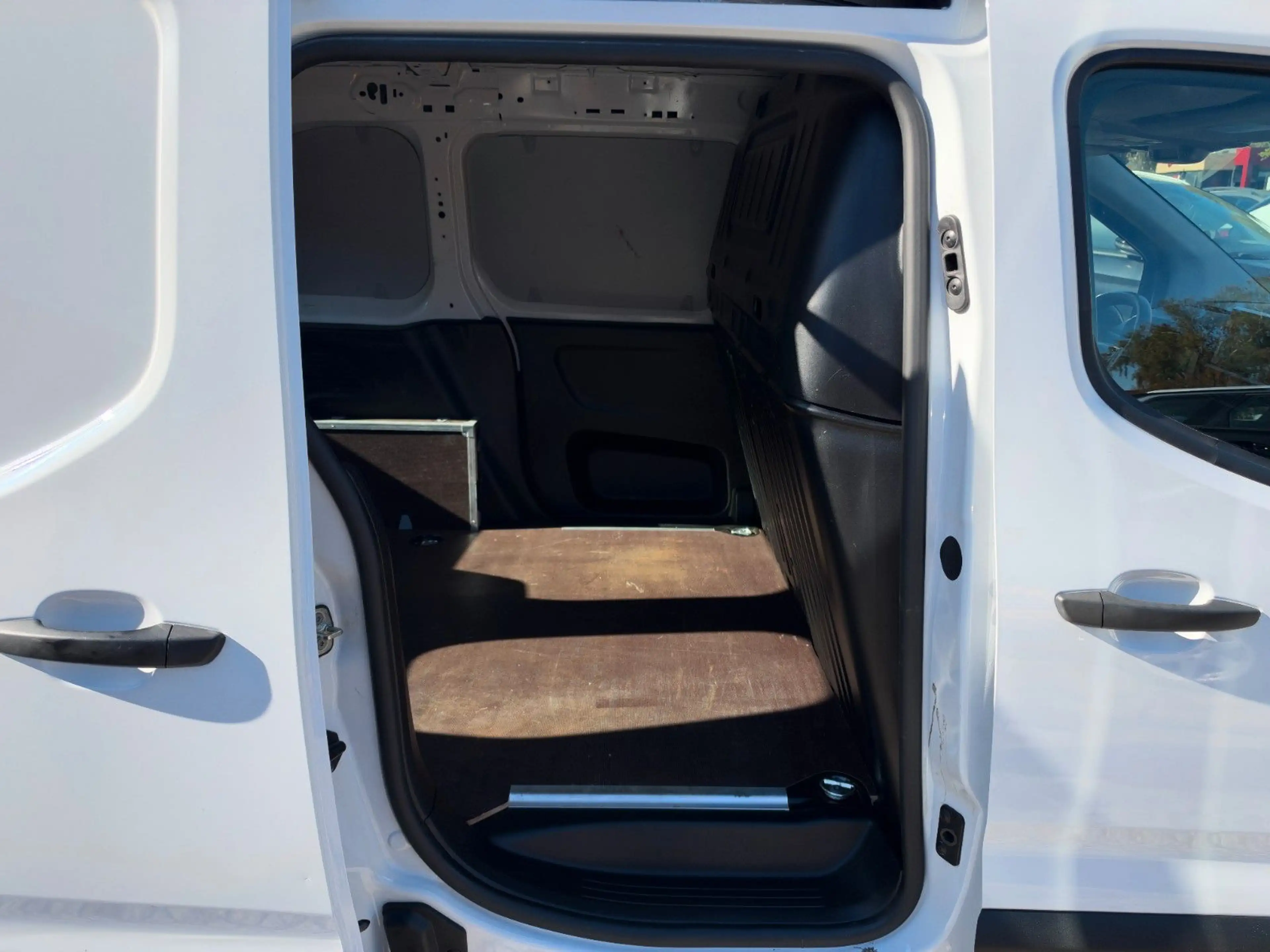 Opel Combo E 1.5 CDTI Cargo Klima Navi PDC 1.Hand — photo 9