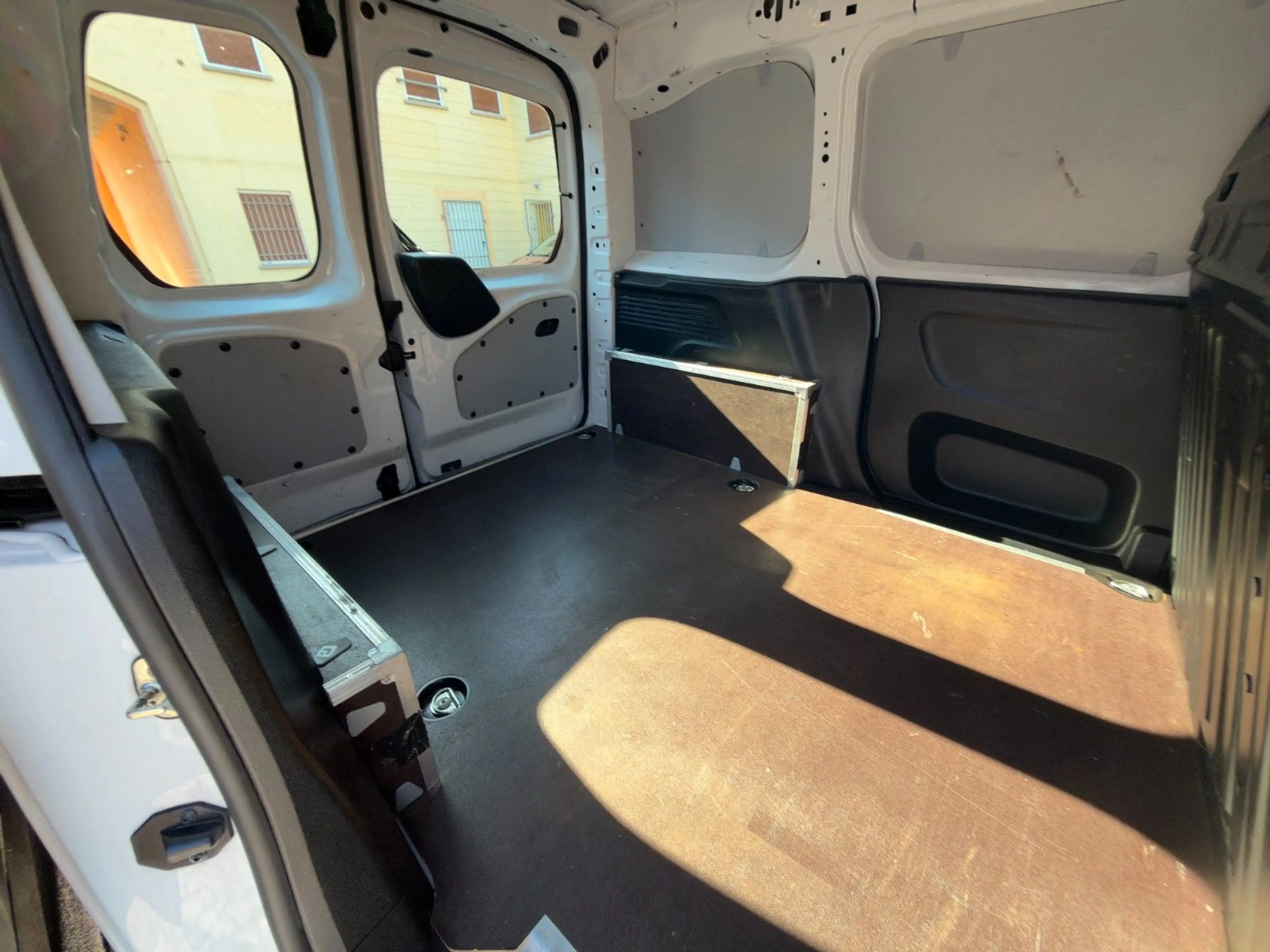 Opel Combo E 1.5 CDTI Cargo Klima Navi PDC 1.Hand — photo 10