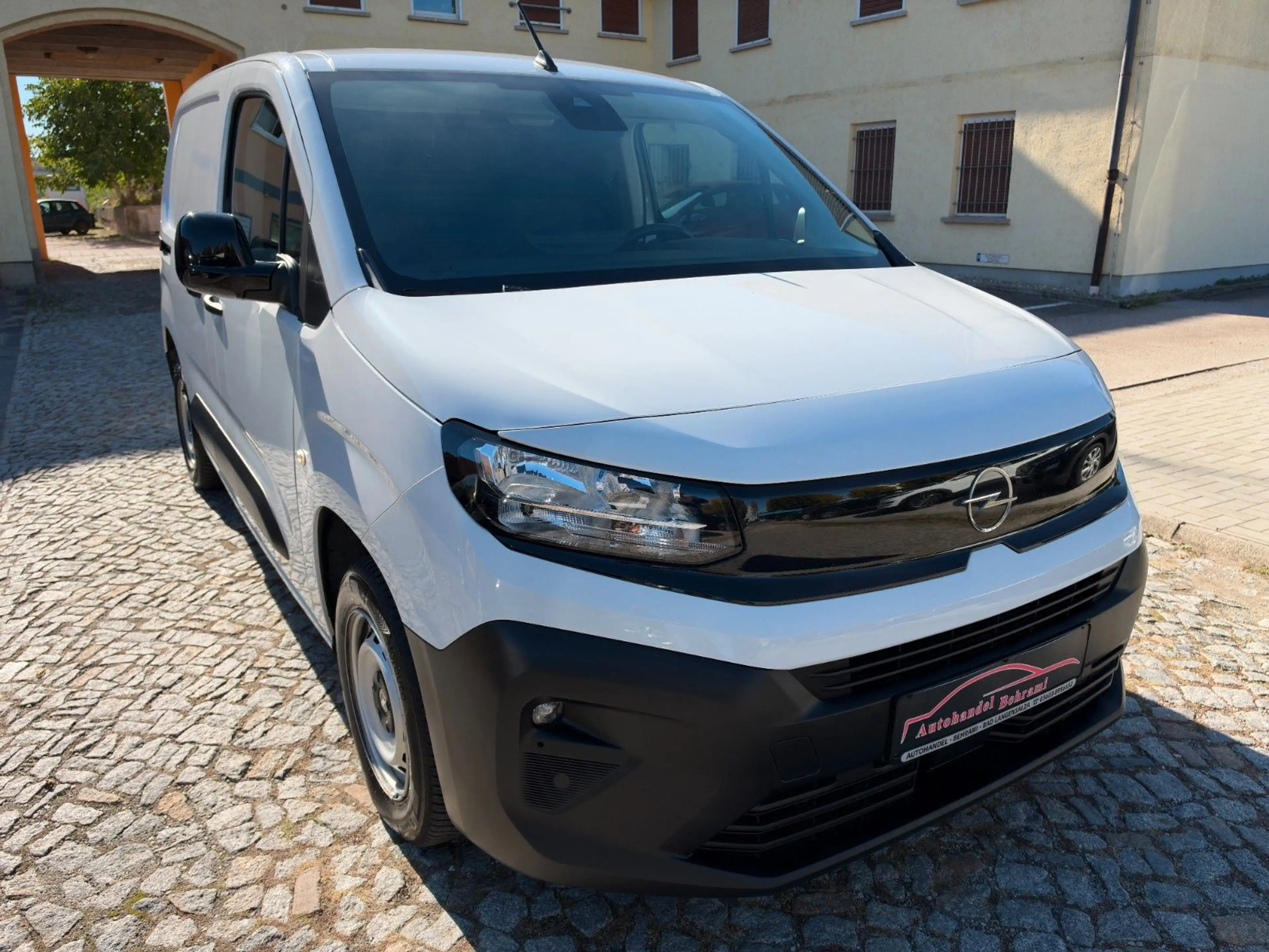Opel Combo E 1.5 CDTI Cargo Klima Navi PDC 1.Hand — photo 4