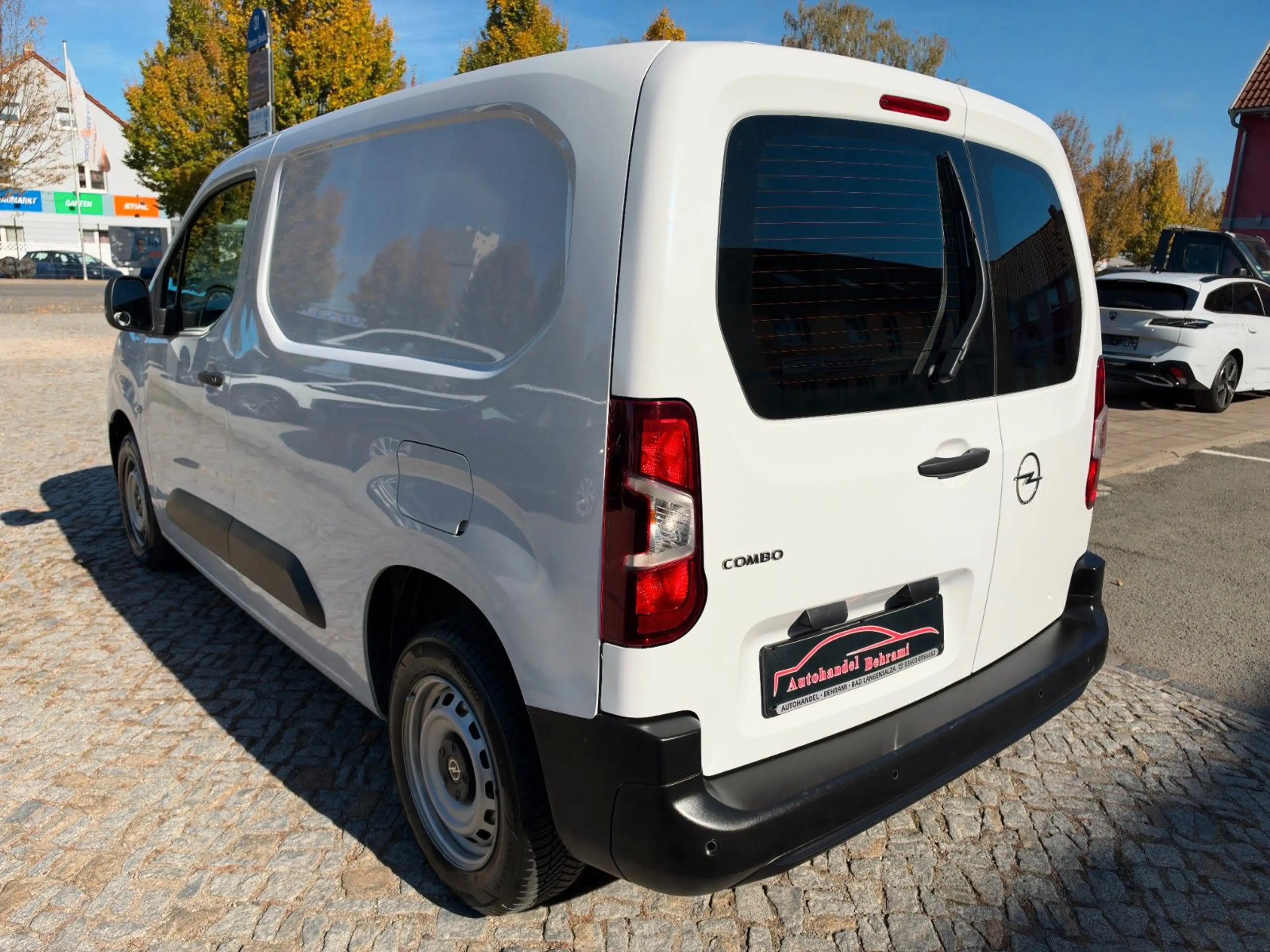 Opel Combo E 1.5 CDTI Cargo Klima Navi PDC 1.Hand — photo 5