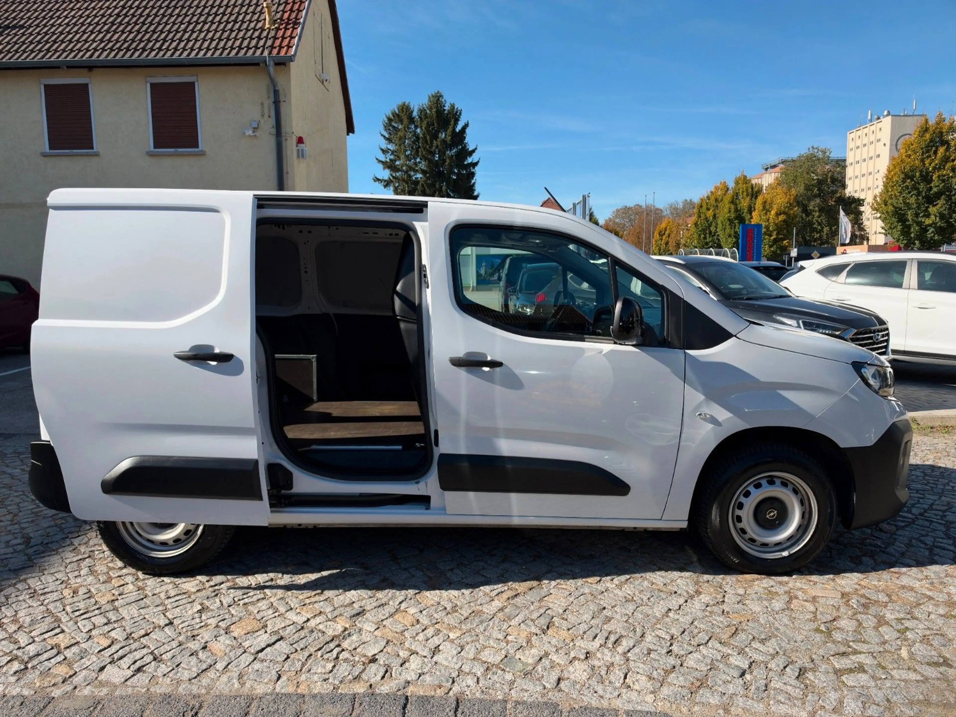 Opel Combo E 1.5 CDTI Cargo Klima Navi PDC 1.Hand — photo 7