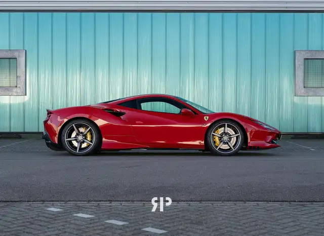 Ferrari F8 Tributo 3.9 V8