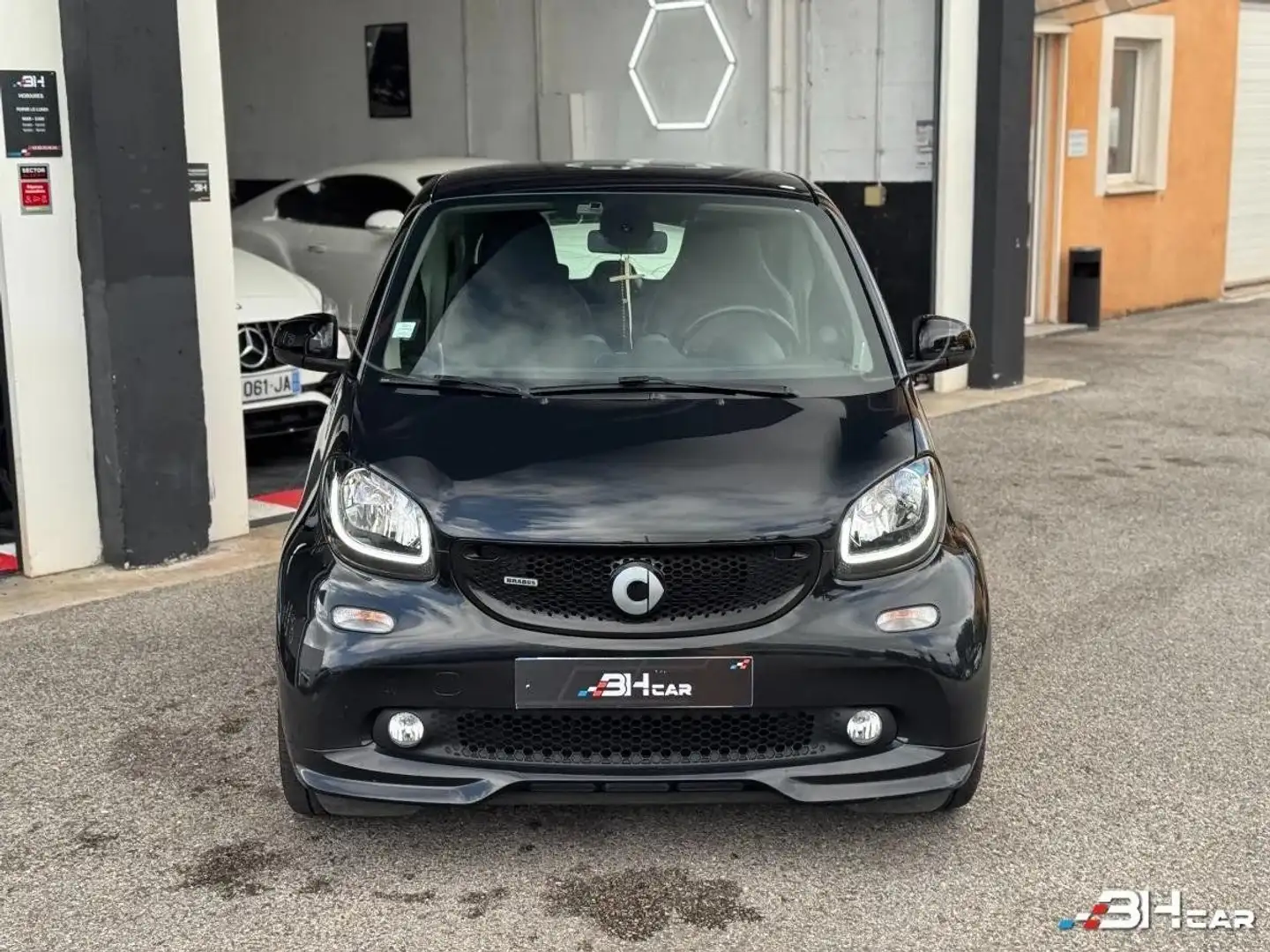 smart forTwo BRABUS XCLUSIVE 0.9L 110cv BVA / TOIT PANORAMIQUE /JBL /SUIVI COMPLET A JOUR Schwarz - 2
