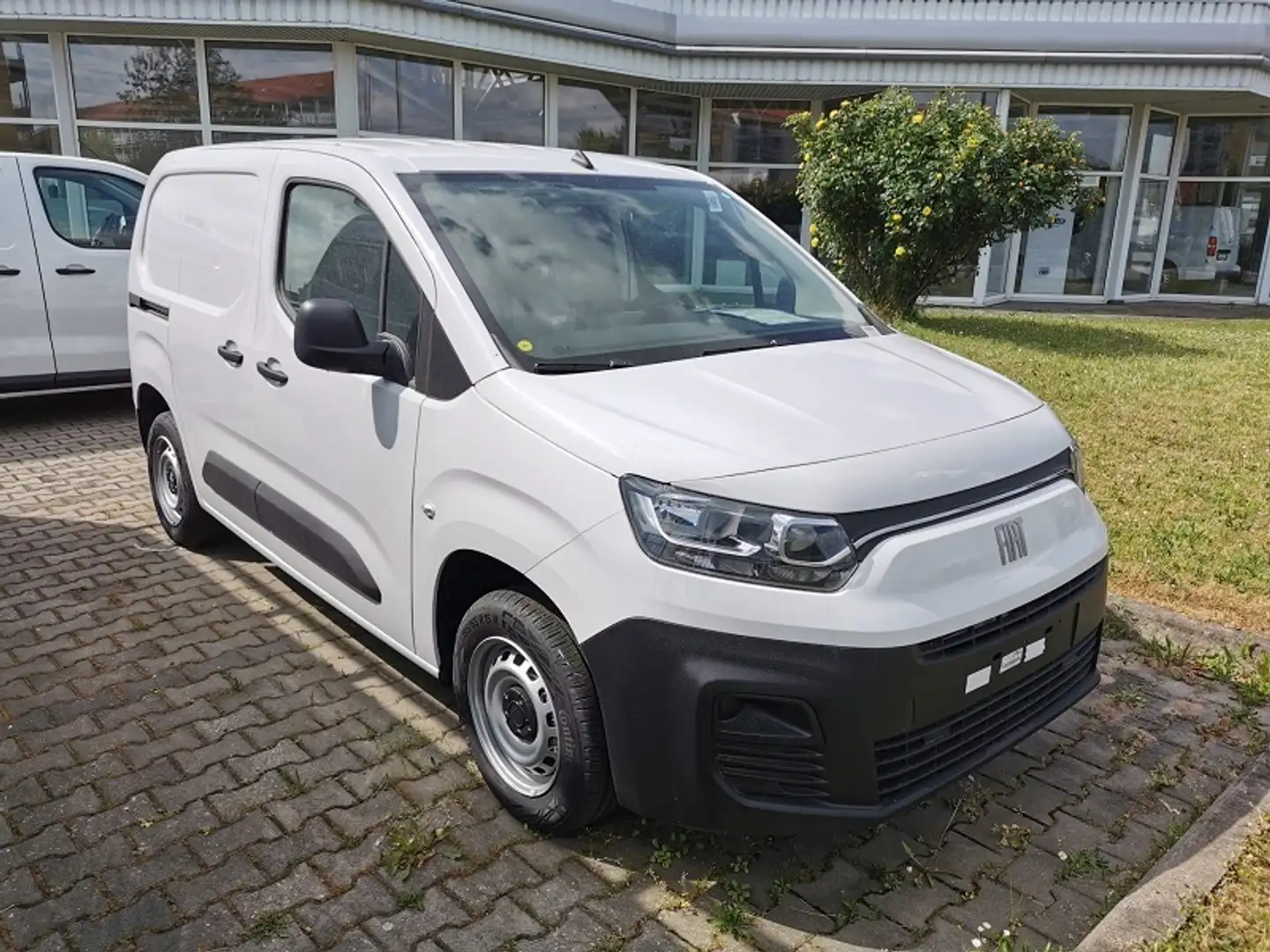 Fiat Doblo KaWa L1 1.2 Puretech Weiß - 1