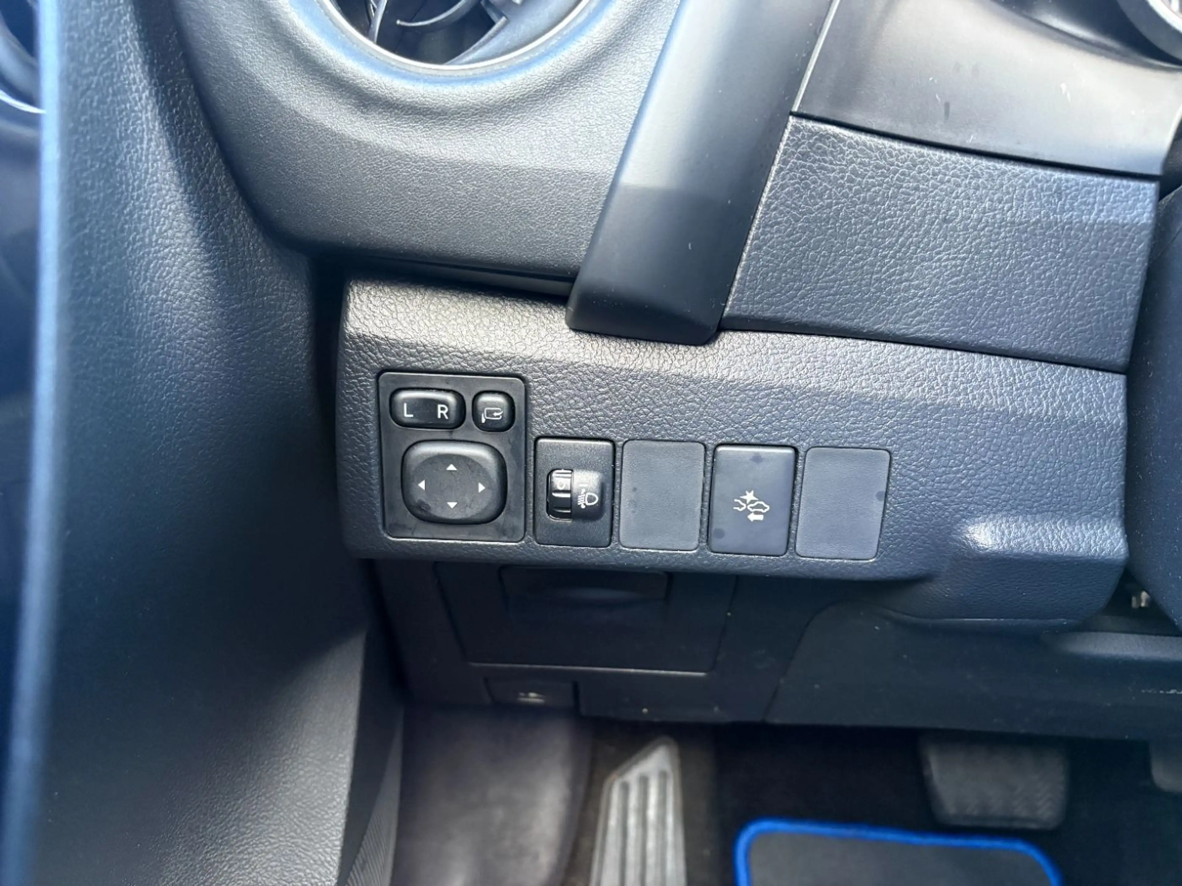 Toyota Auris 1.8 Hybrid Edition-S+ Kamera, 8-fach, Navi — photo 14